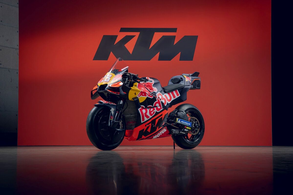KTM RC16 Red Bull Tech3 MotoGP 2026 Enea Bastianini Maverick Viñales 05