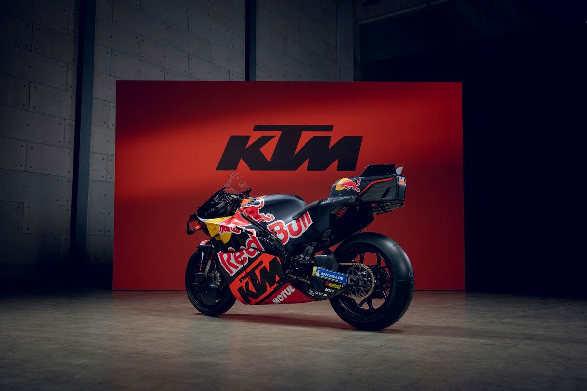 KTM RC16 Red Bull Tech3 MotoGP 2026 Enea Bastianini Maverick Viñales 09