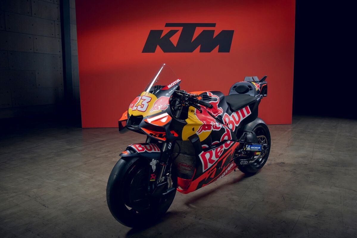 KTM RC16 Red Bull Tech3 MotoGP 2026 Enea Bastianini Maverick Viñales 11