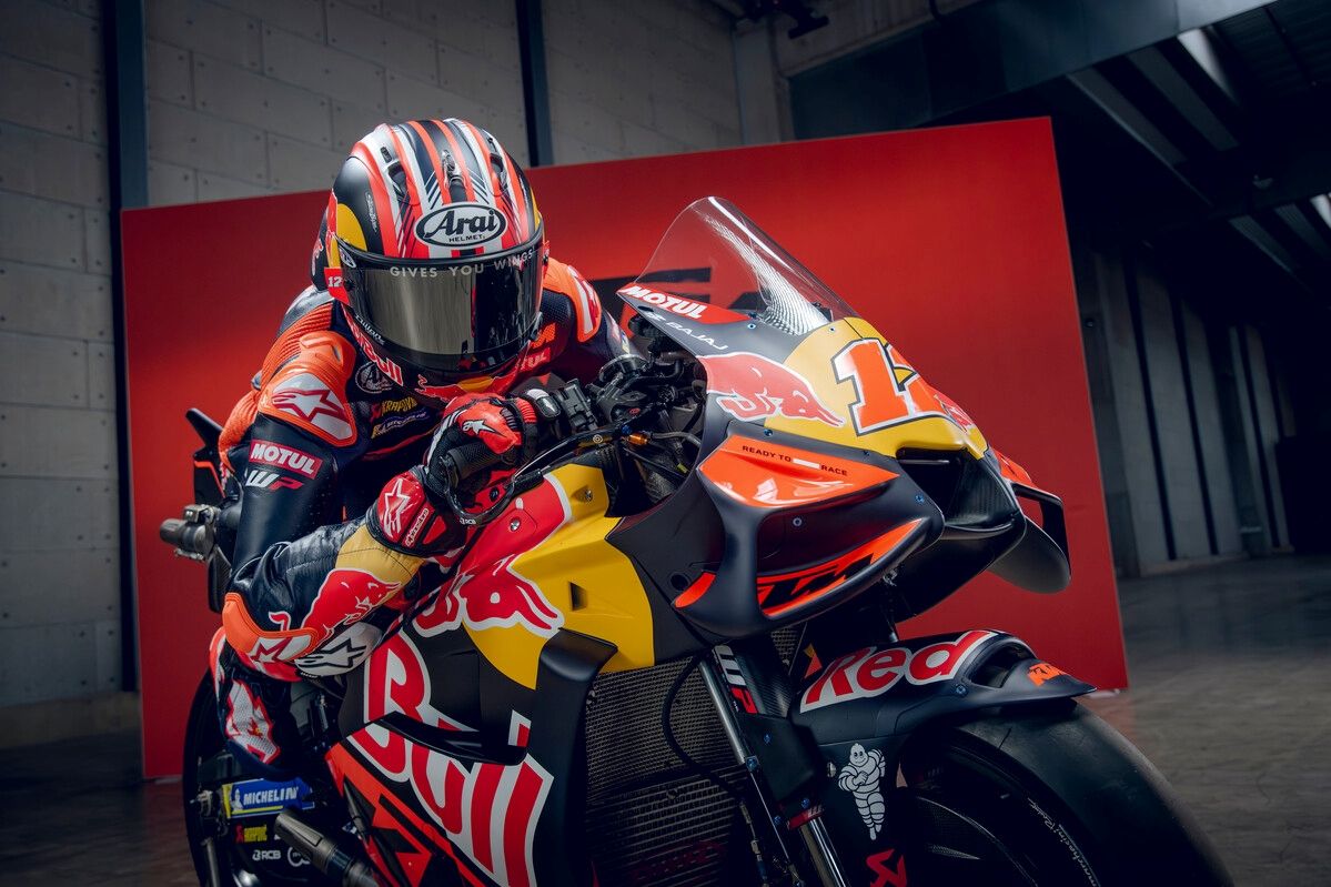 KTM RC16 Red Bull Tech3 MotoGP 2026 Enea Bastianini Maverick Viñales 21