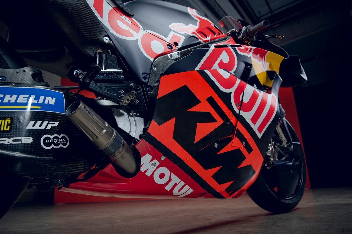 KTM RC16 Red Bull Tech3 MotoGP 2026 Enea Bastianini Maverick Viñales 26