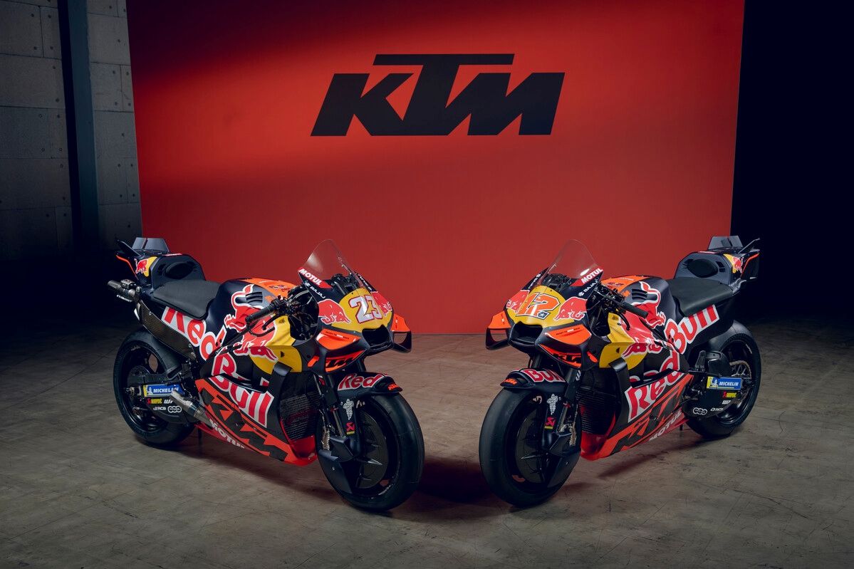 KTM RC16 Red Bull Tech3 MotoGP 2026 Enea Bastianini Maverick Viñales 27