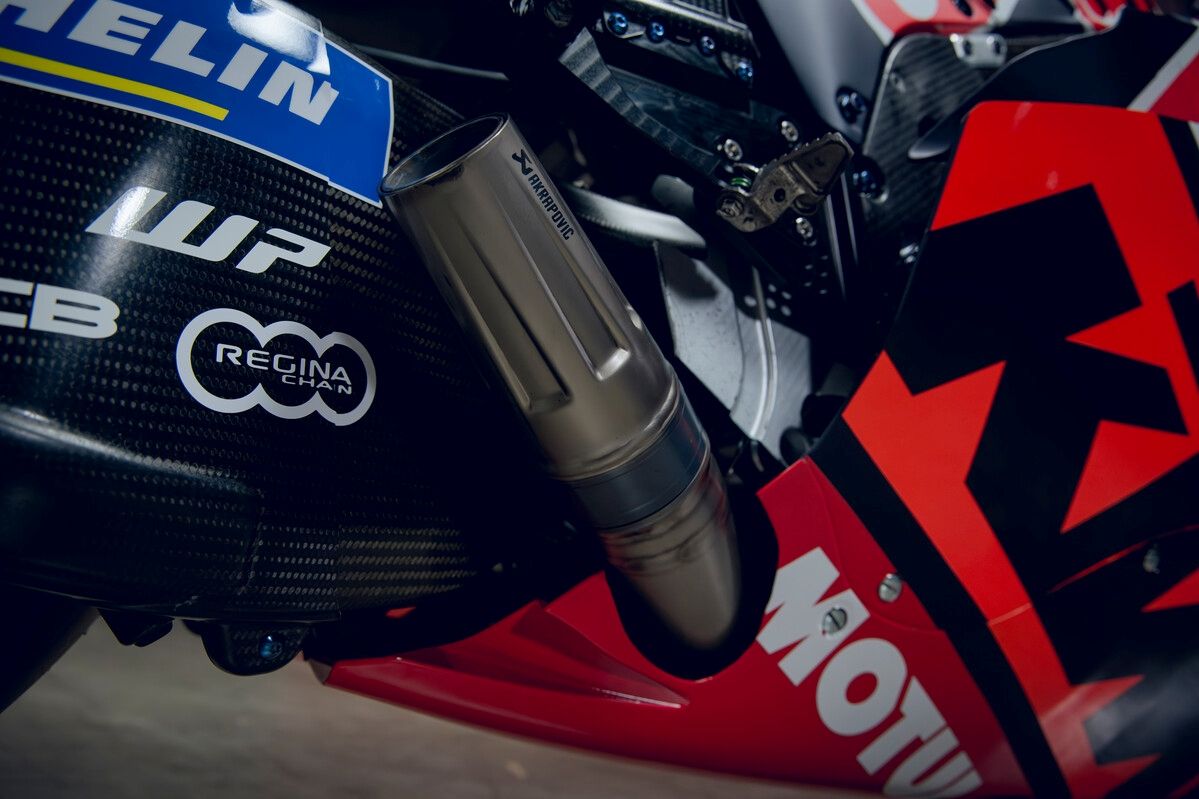 KTM RC16 Red Bull Tech3 MotoGP 2026 Enea Bastianini Maverick Viñales 31