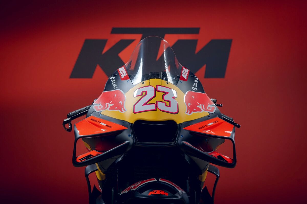 KTM RC16 Red Bull Tech3 MotoGP 2026 Enea Bastianini Maverick Viñales 34