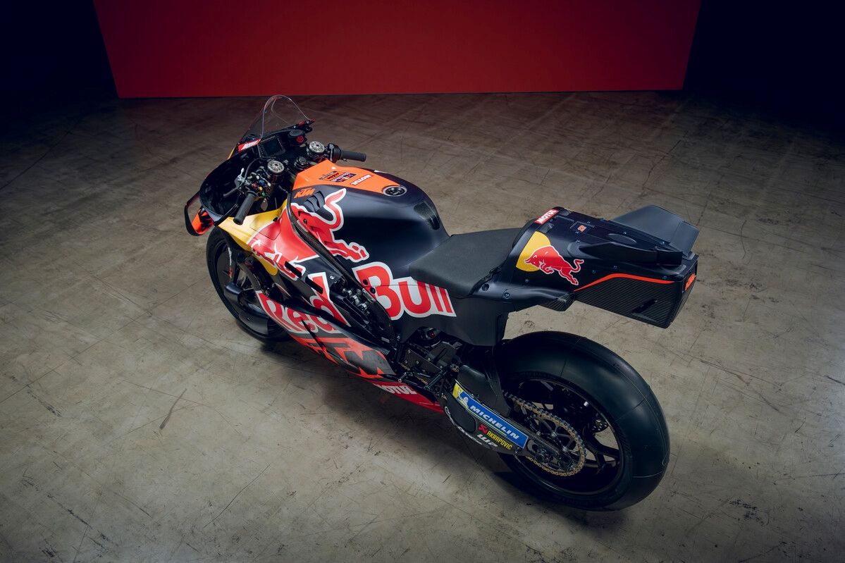 KTM RC16 Red Bull Tech3 MotoGP 2026 Enea Bastianini Maverick Viñales 37