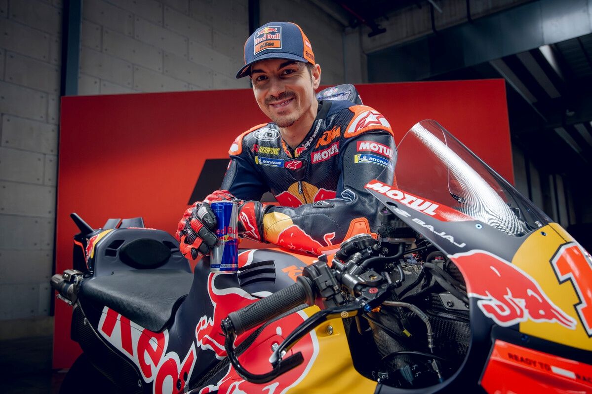 KTM RC16 Red Bull Tech3 MotoGP 2026 Enea Bastianini Maverick Viñales 40