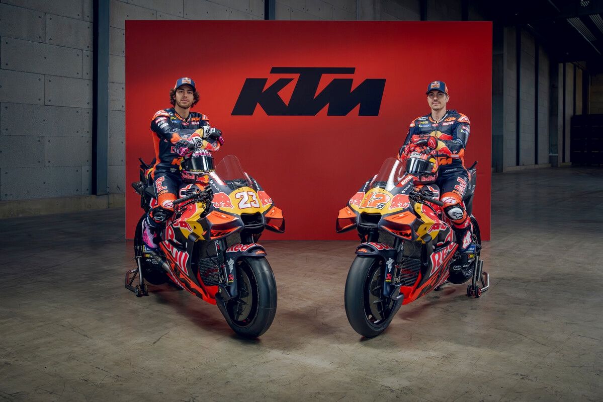 KTM RC16 Red Bull Tech3 MotoGP 2026 Enea Bastianini Maverick Viñales 42