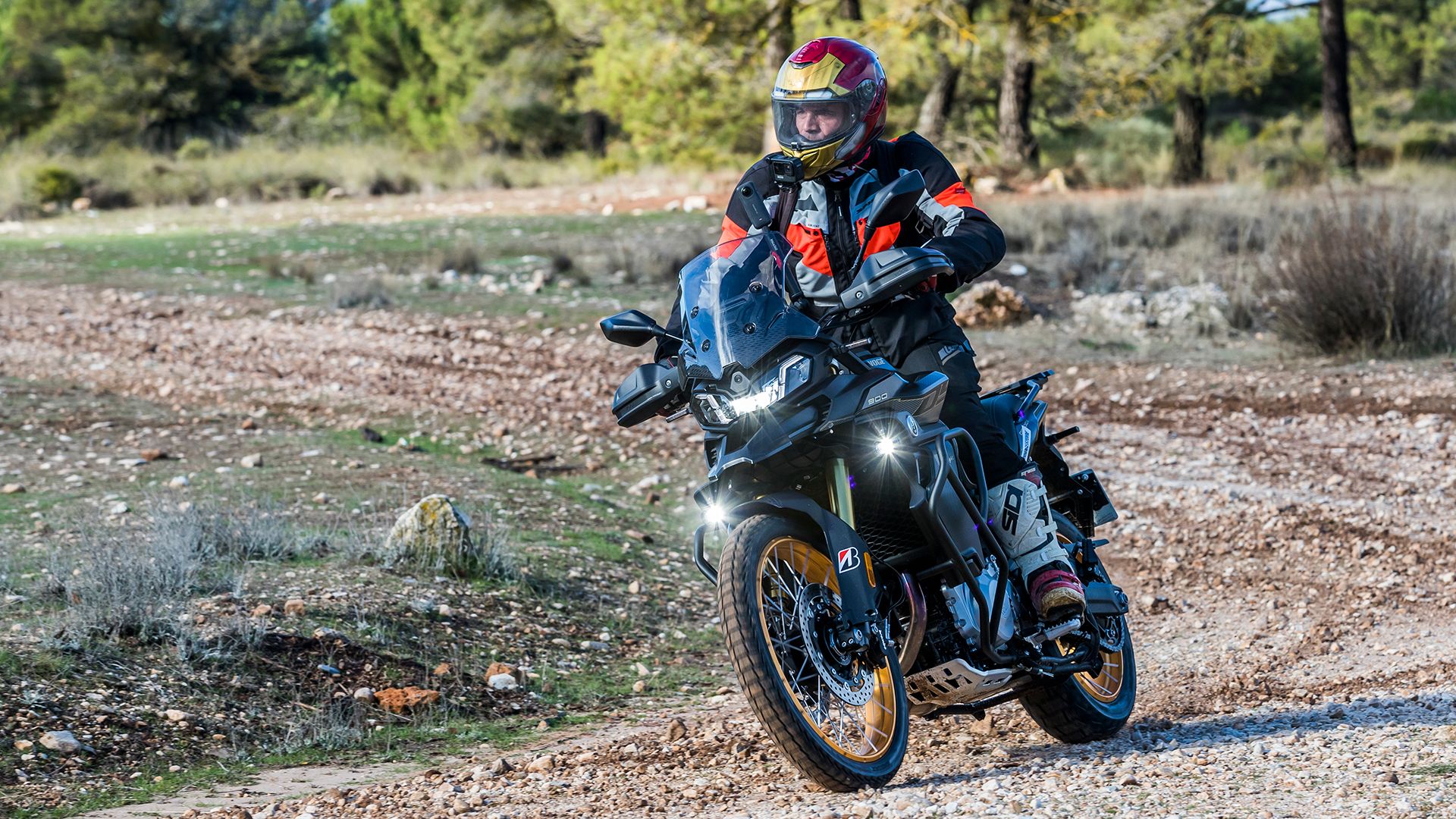 Voge 900 DSX 2025 Accion (3)