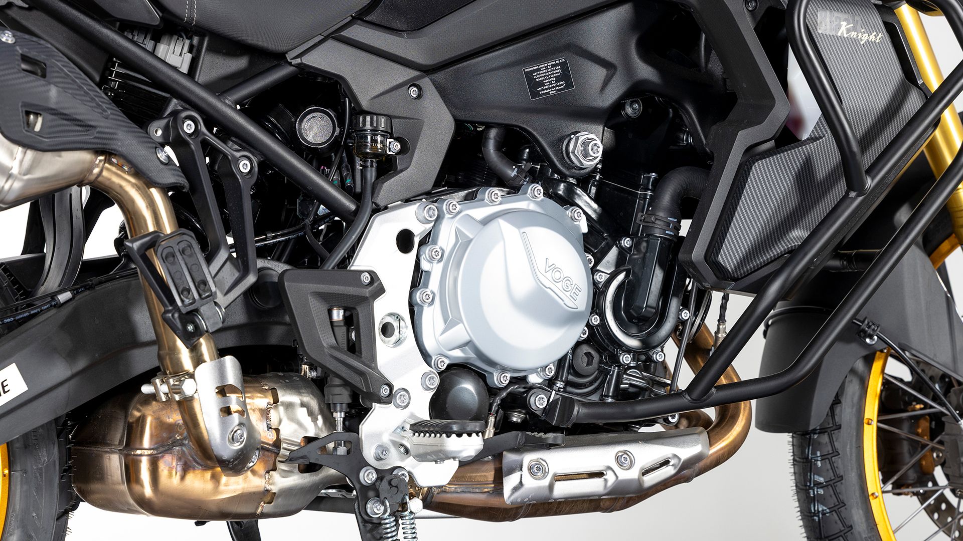 VOGE 900 DSX Detall 005