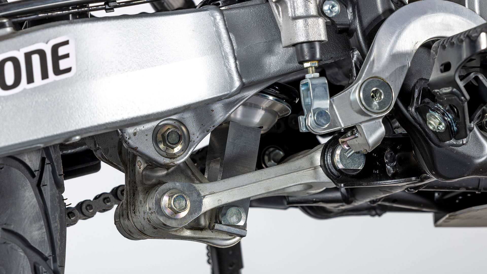 Suzuki DR Z4S Detalles