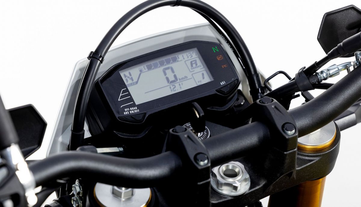 Suzuki DR Z4S Detalles