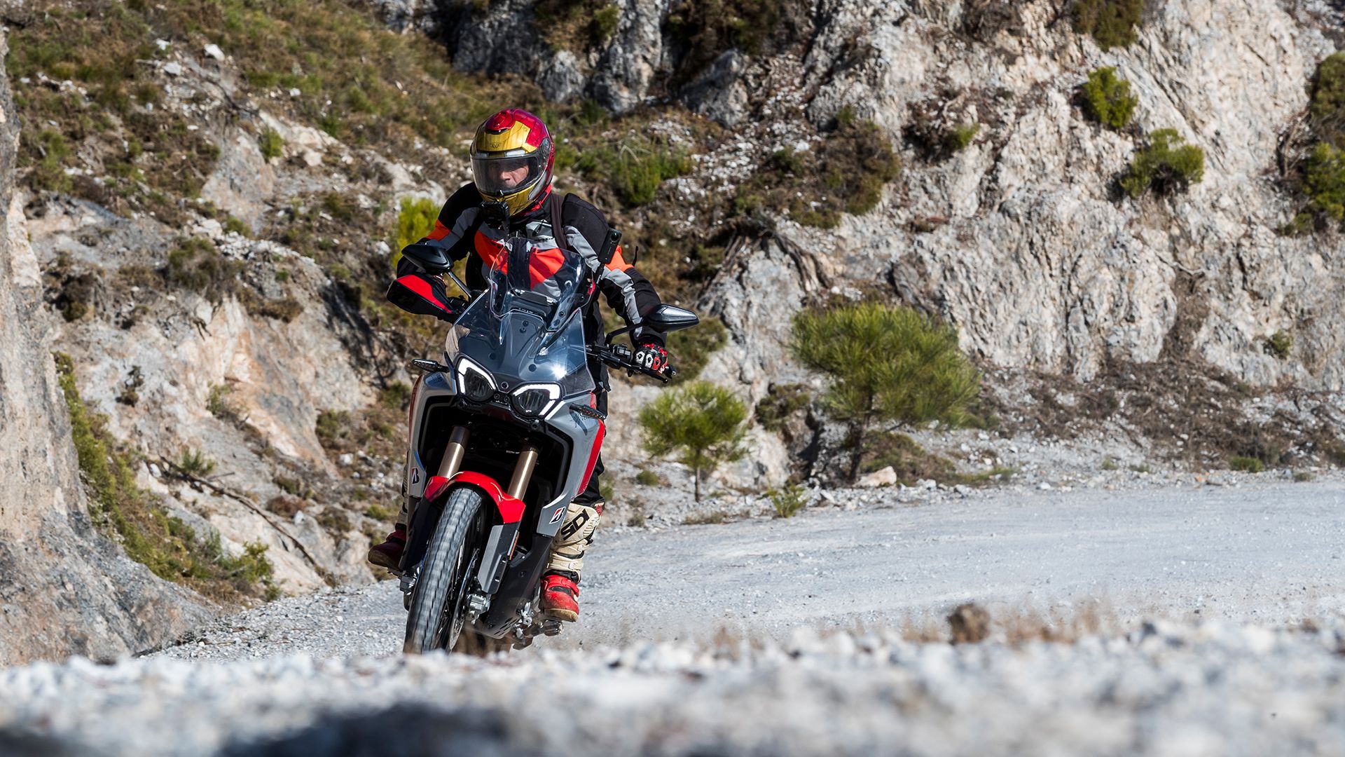 MV Agusta Enduro Veloce 2025 Accion (3)