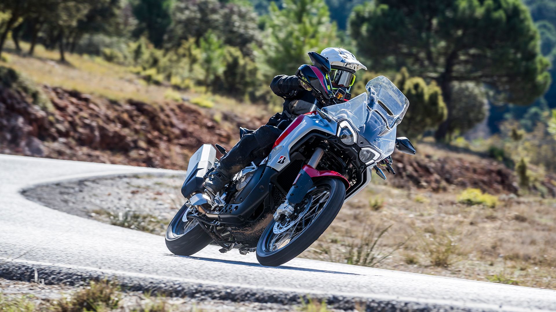 MV Agusta Enduro Veloce 2025 Accion (7)