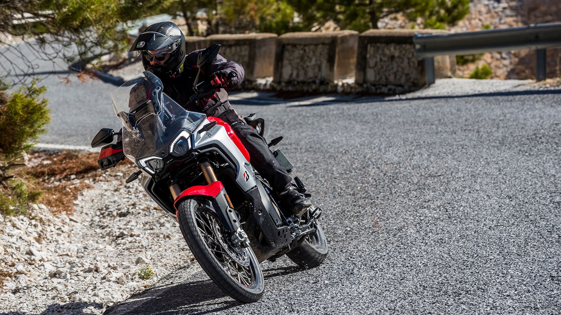 MV Agusta Enduro Veloce 2025 Accion (9)