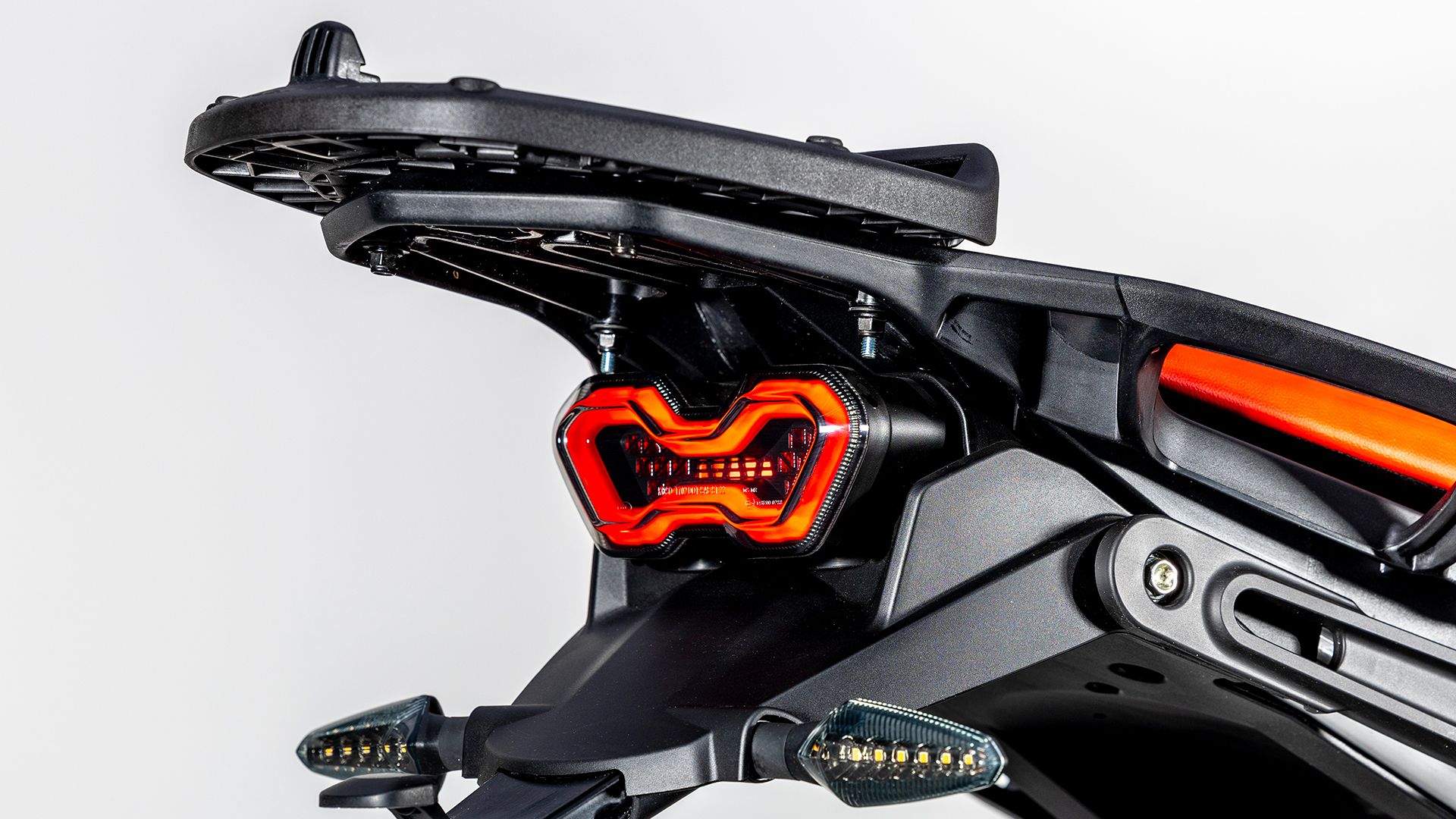 MV AGUSTA ENDURO VELOCE Detall 011