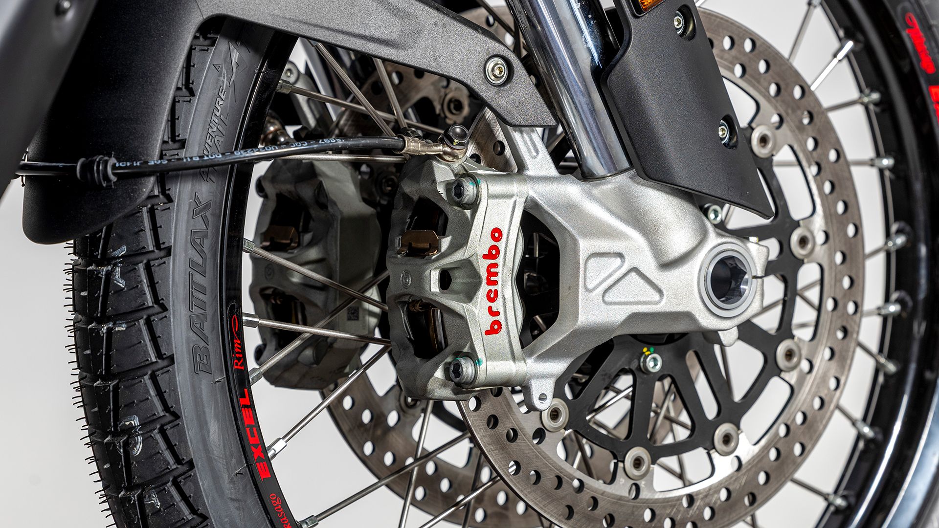 MV AGUSTA ENDURO VELOCE Detall 014