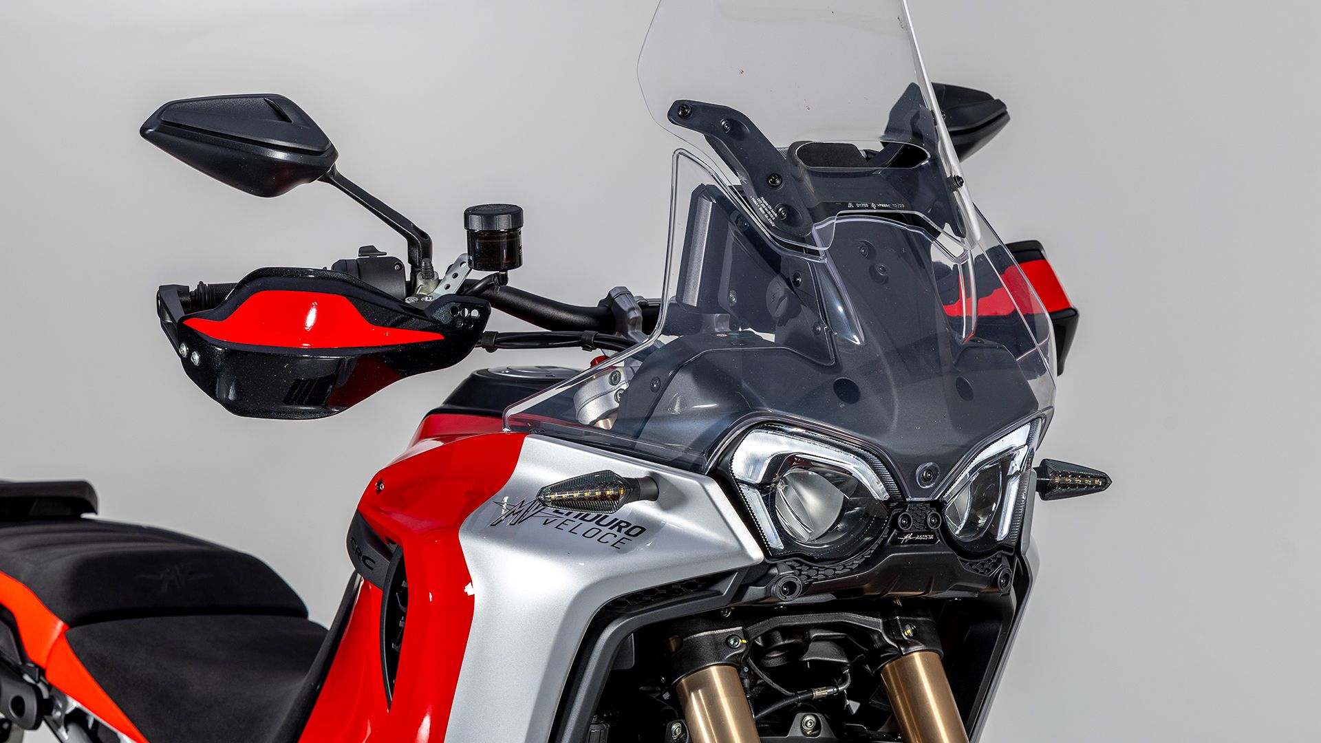 MV AGUSTA ENDURO VELOCE Detall 026