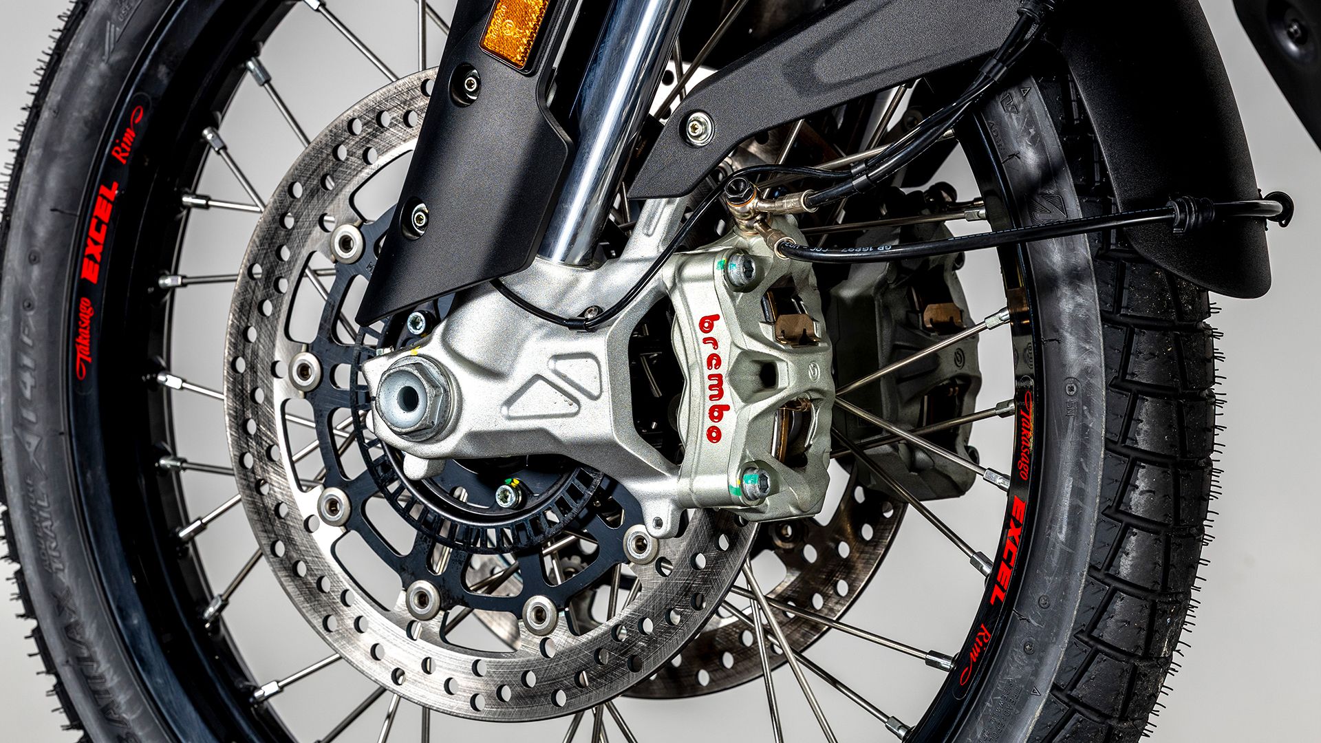 MV AGUSTA ENDURO VELOCE Detall 030