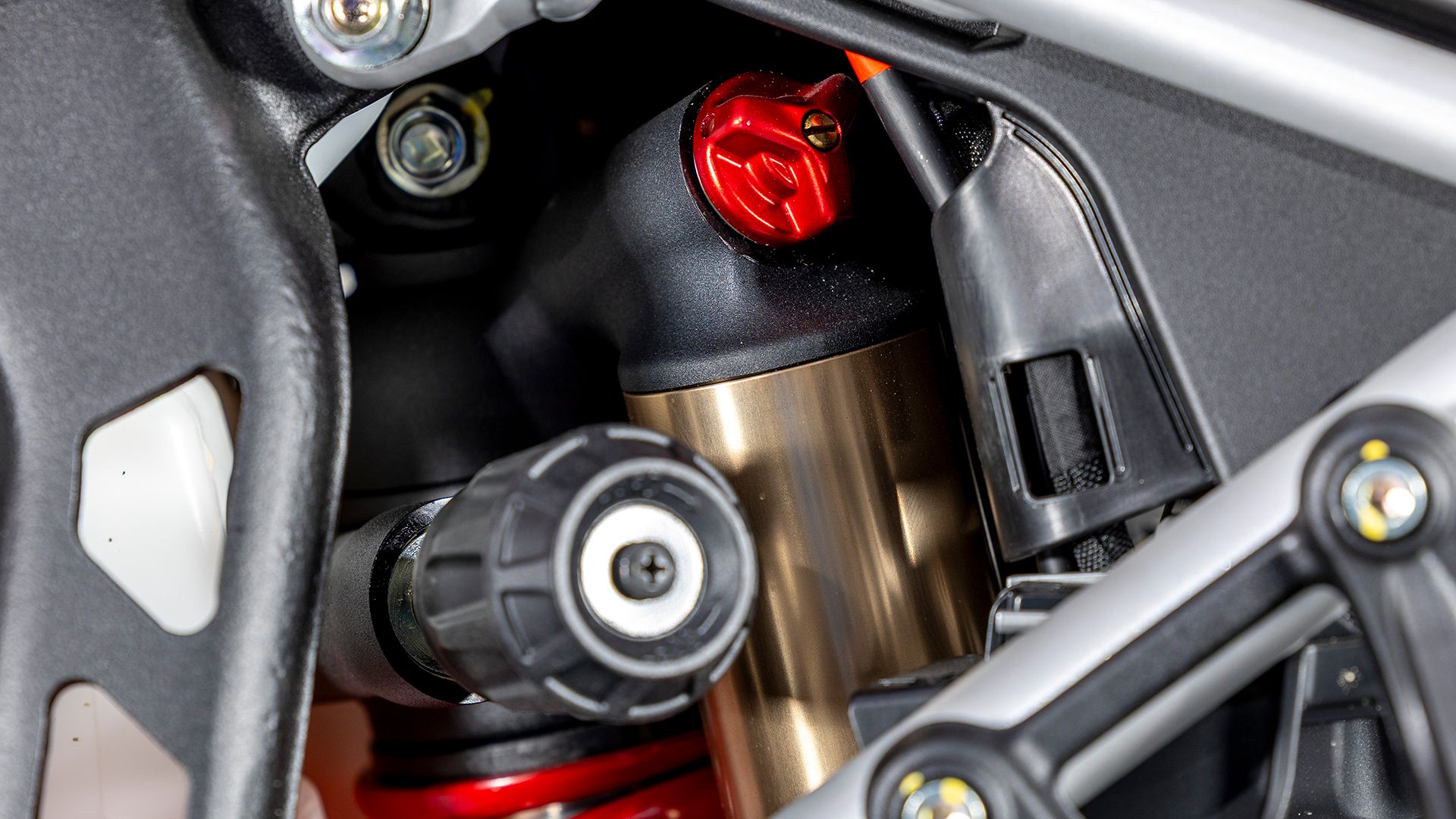 MV AGUSTA ENDURO VELOCE Detall 032