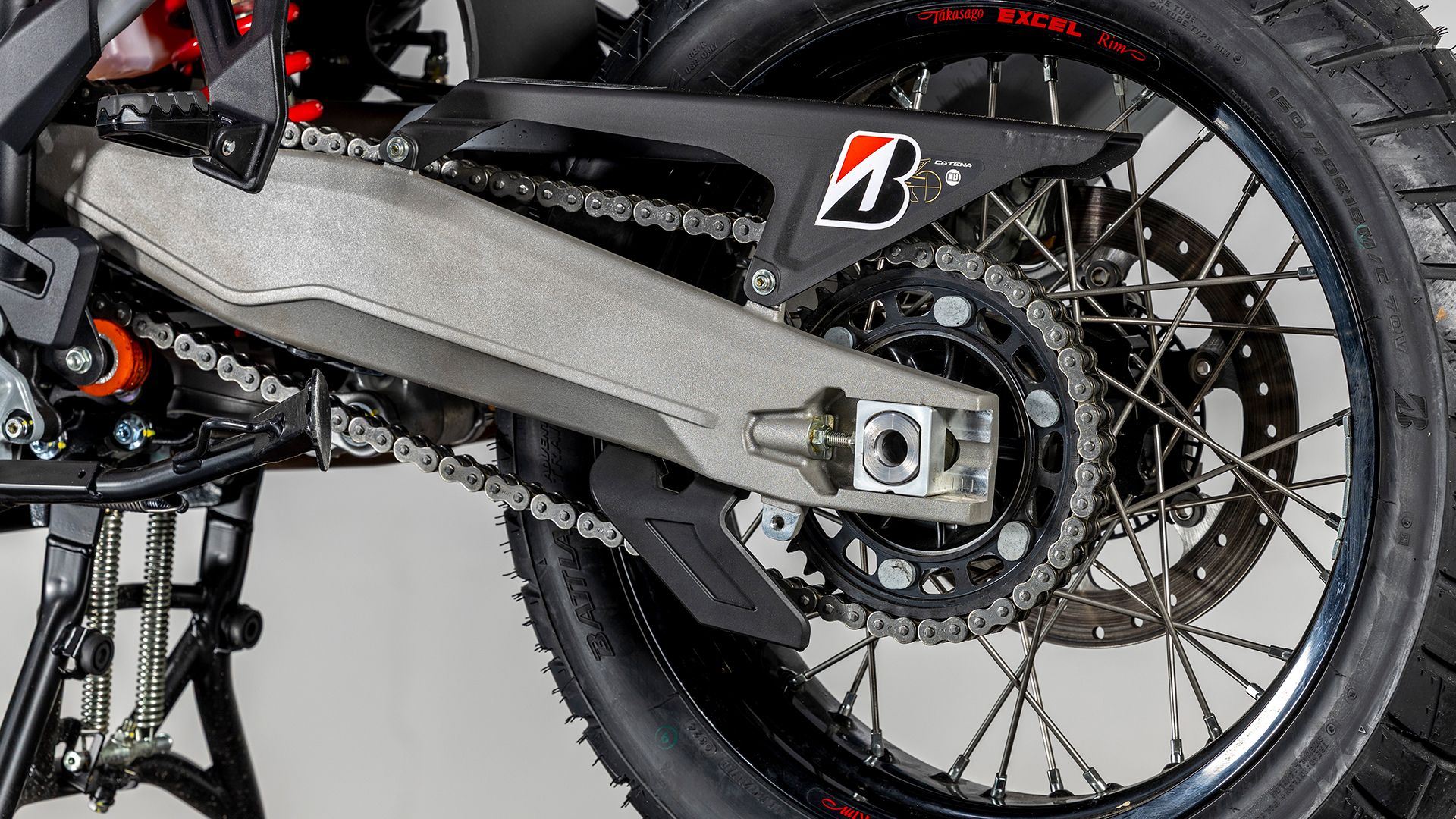 MV AGUSTA ENDURO VELOCE Detall 034