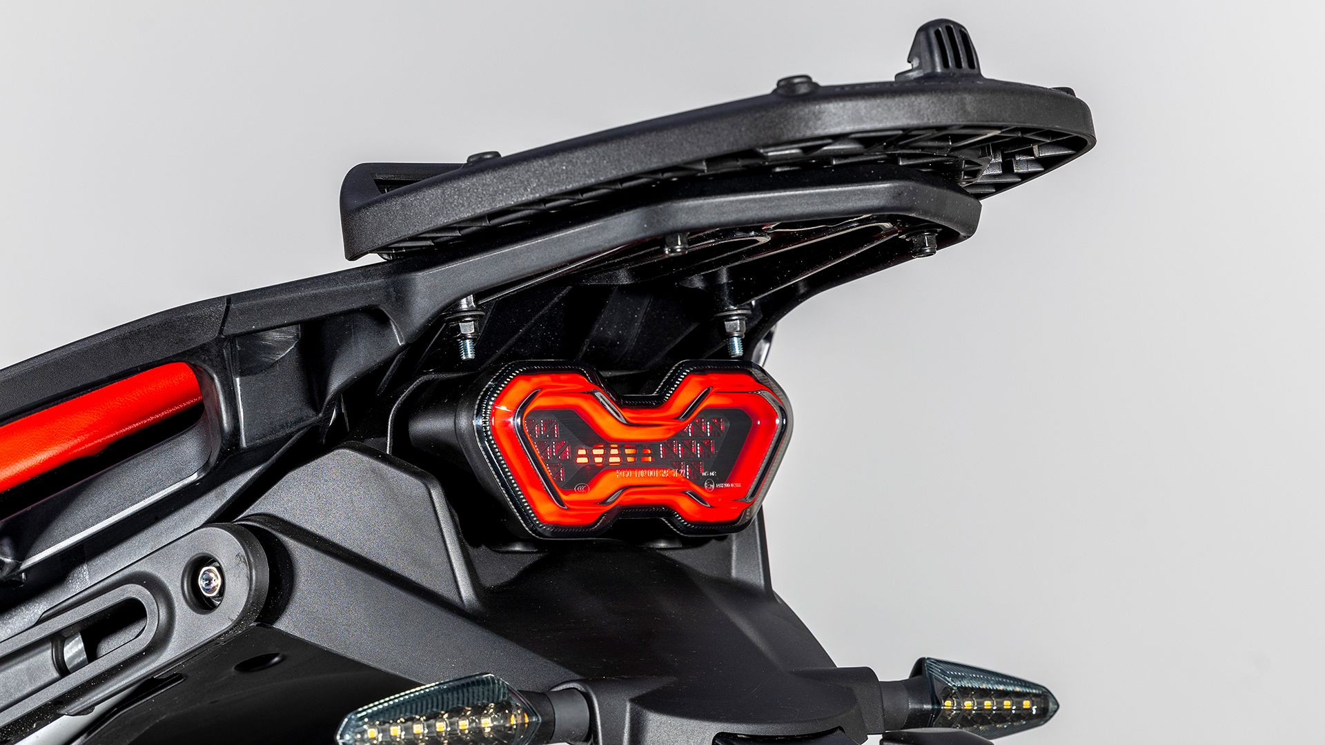 MV AGUSTA ENDURO VELOCE Detall 038