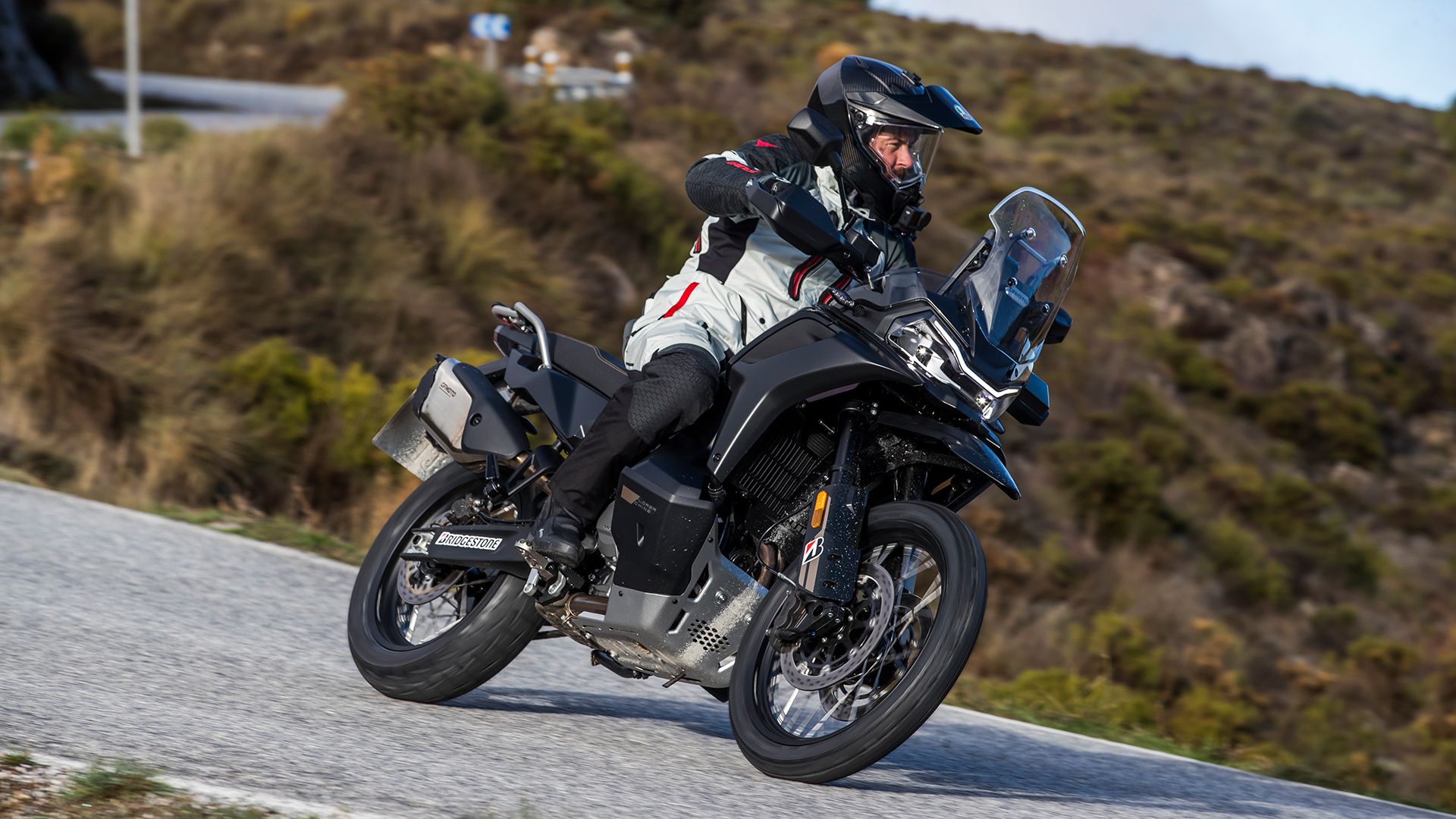 CF MOTO 800MT-X en el Master Trail Test: una bicilíndrica competente, fiable, y bien equipada.