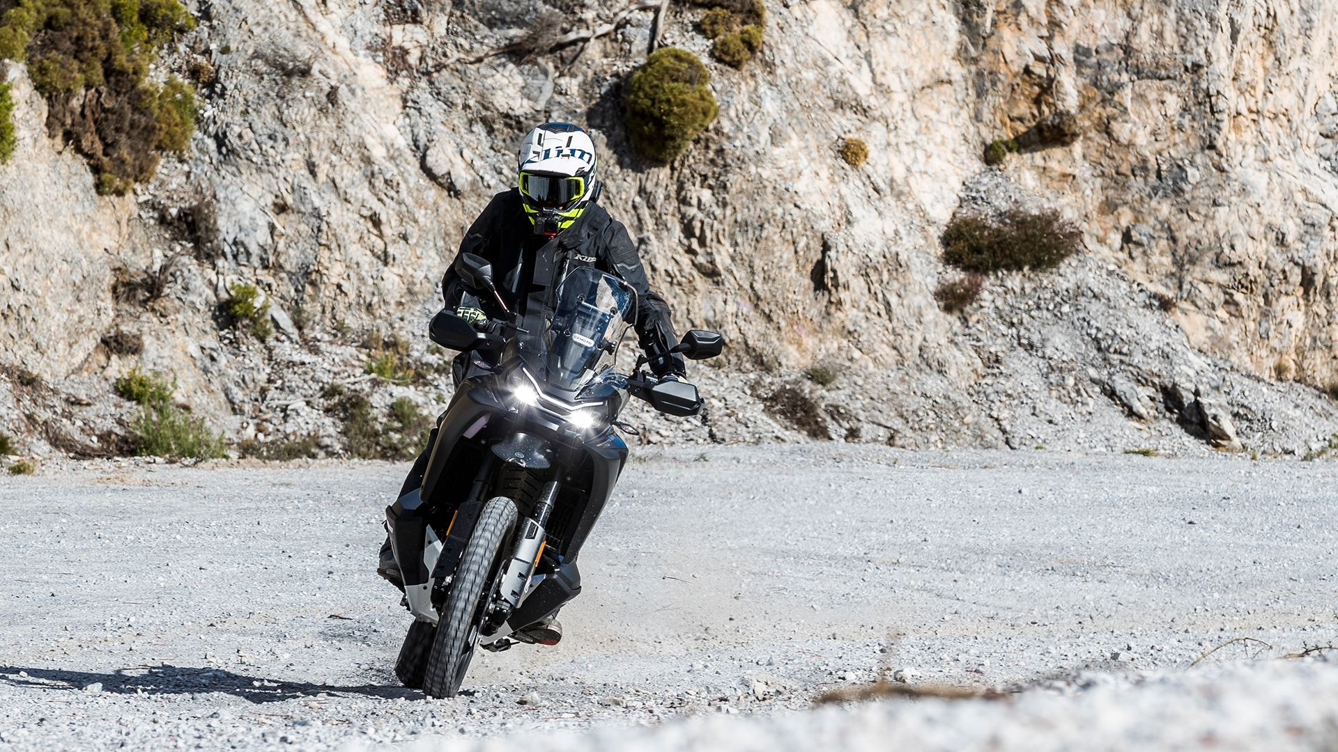 CFMoto 800MT X 2025 Accion (4)