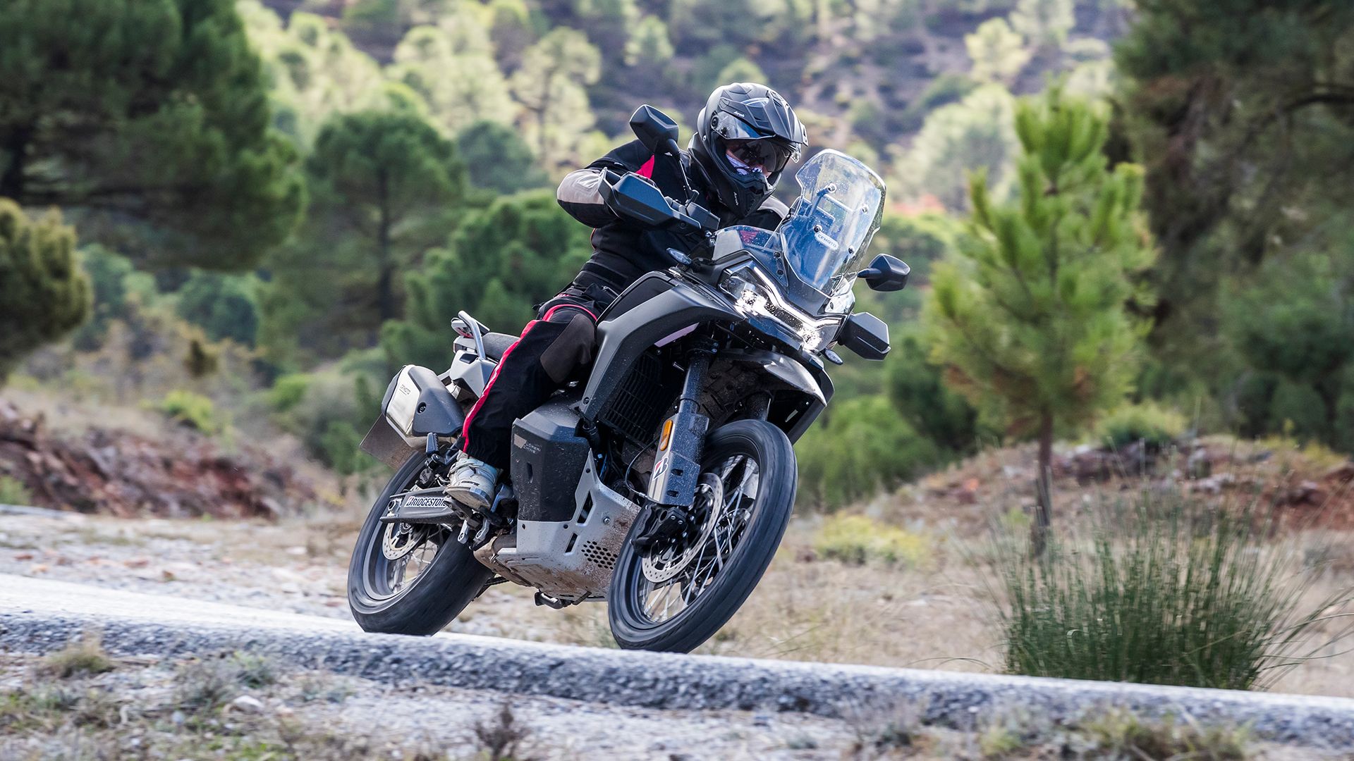 CFMoto 800MT X 2025 Accion (12)