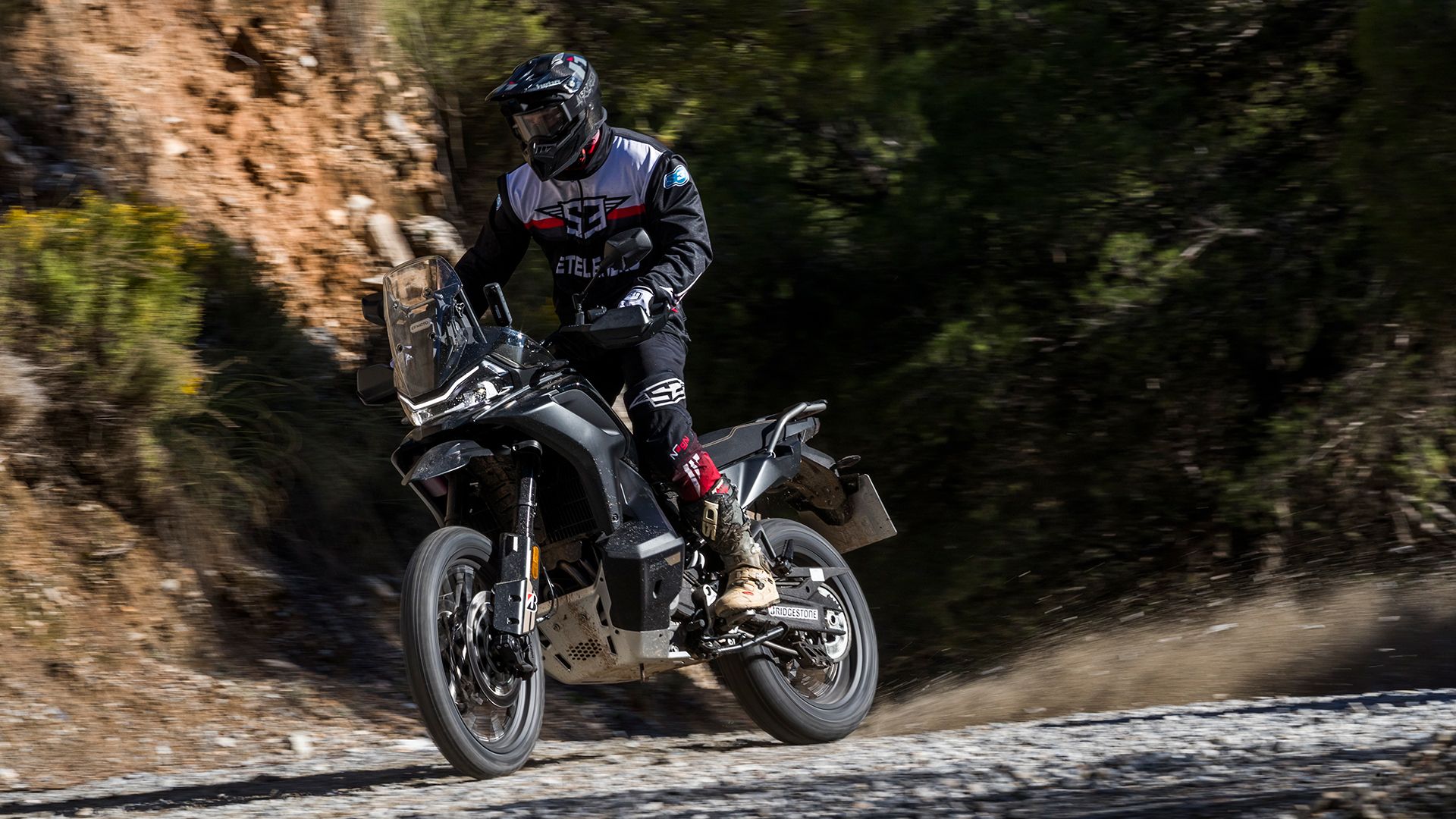 CFMoto 800MT X 2025 Accion (15)