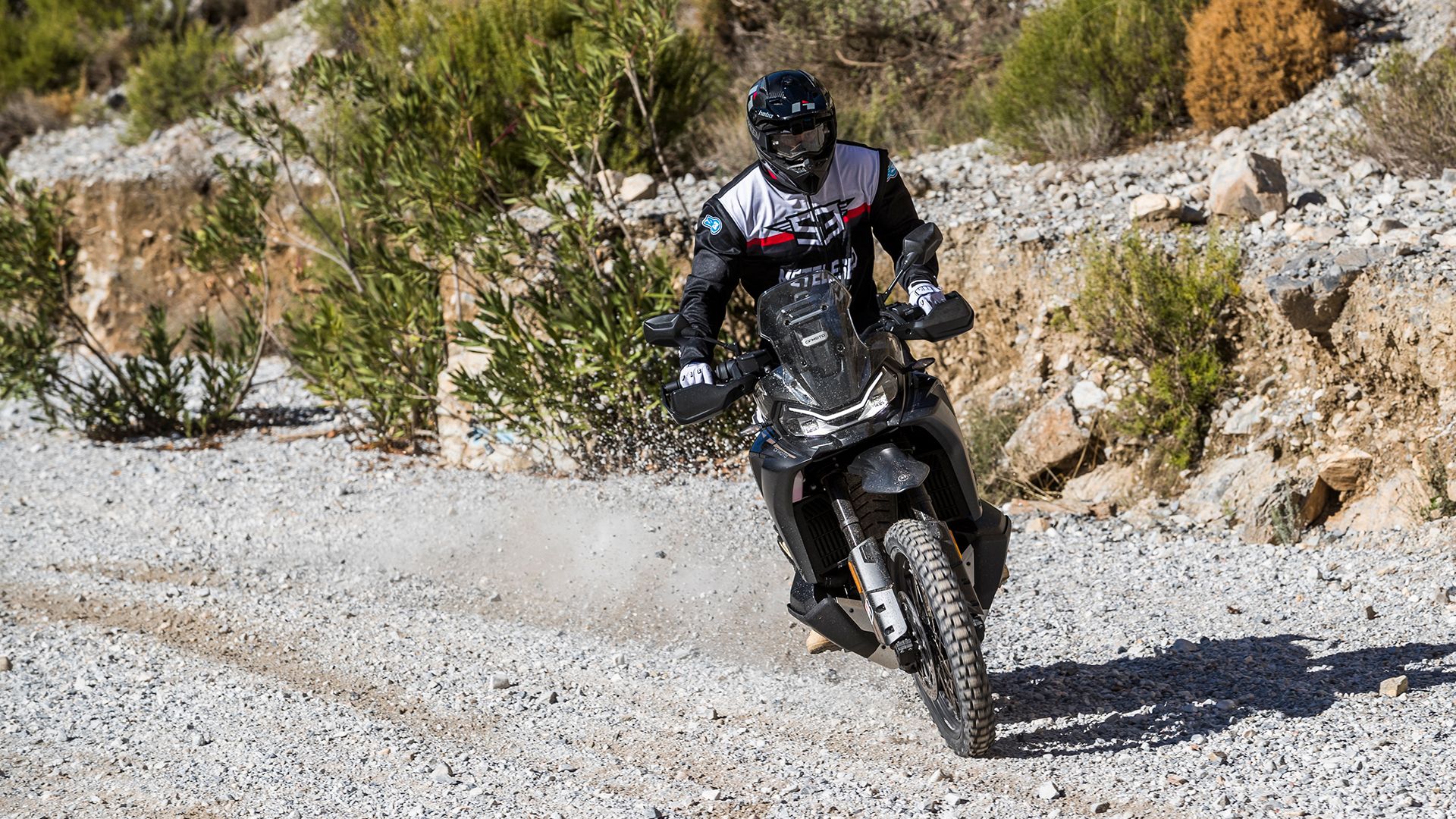 CFMoto 800MT X 2025 Accion (16)