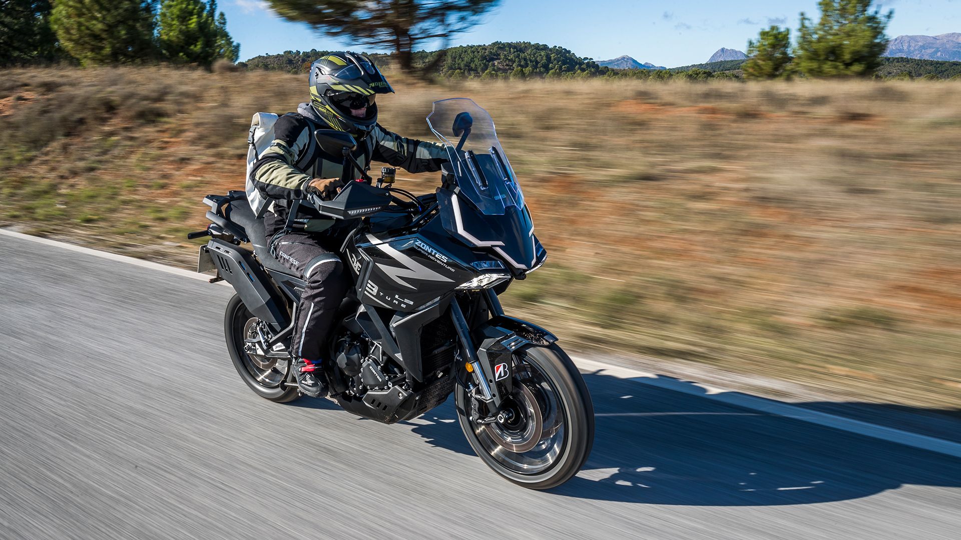 Zontes 703F 2025 Accion (4)