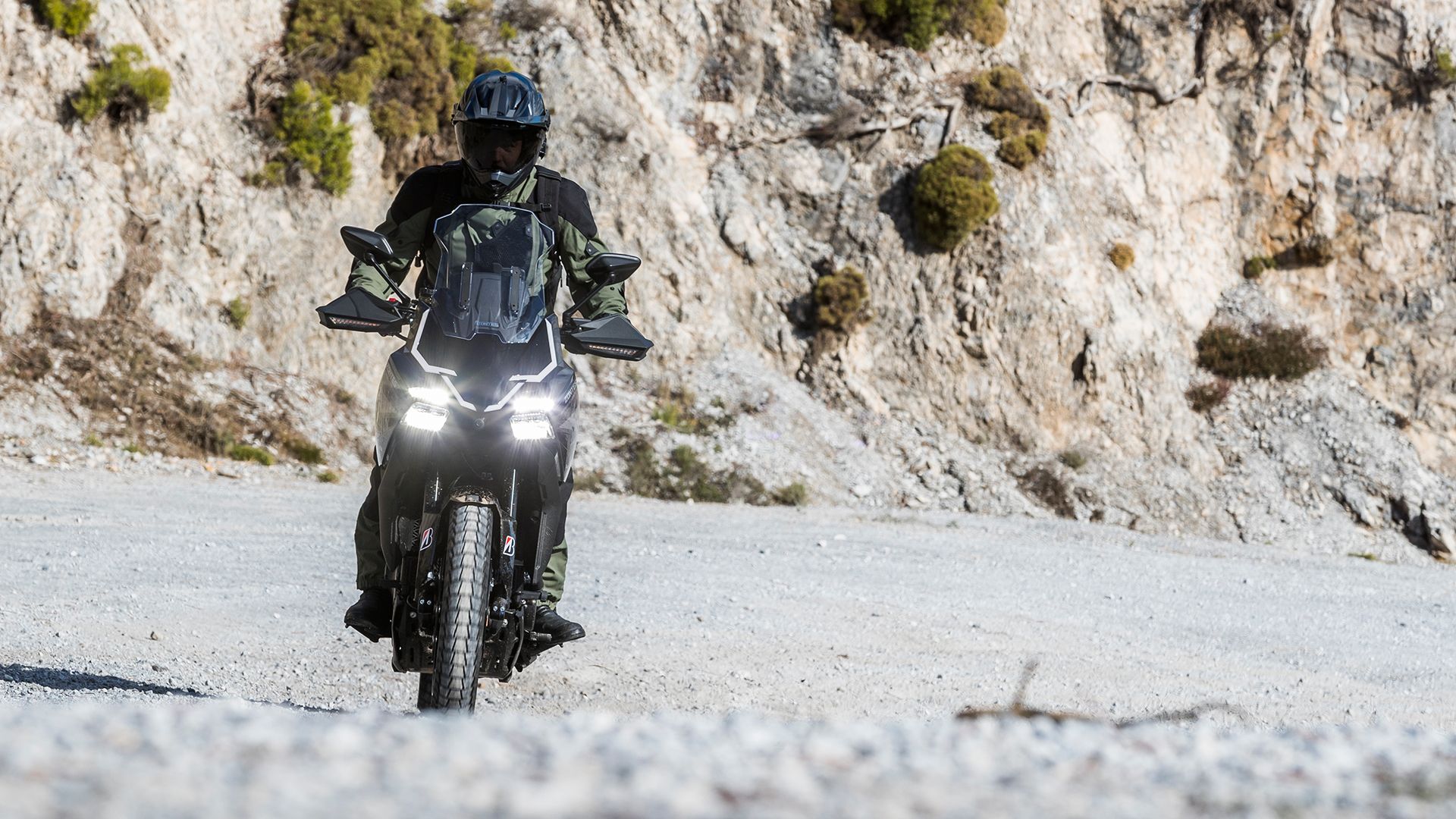 Zontes 703F 2025 Accion (5)