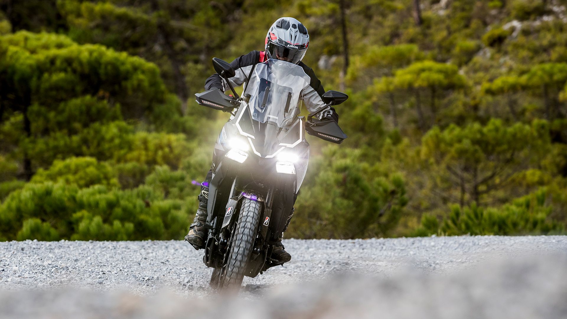 Zontes 703F 2025 Accion (7)