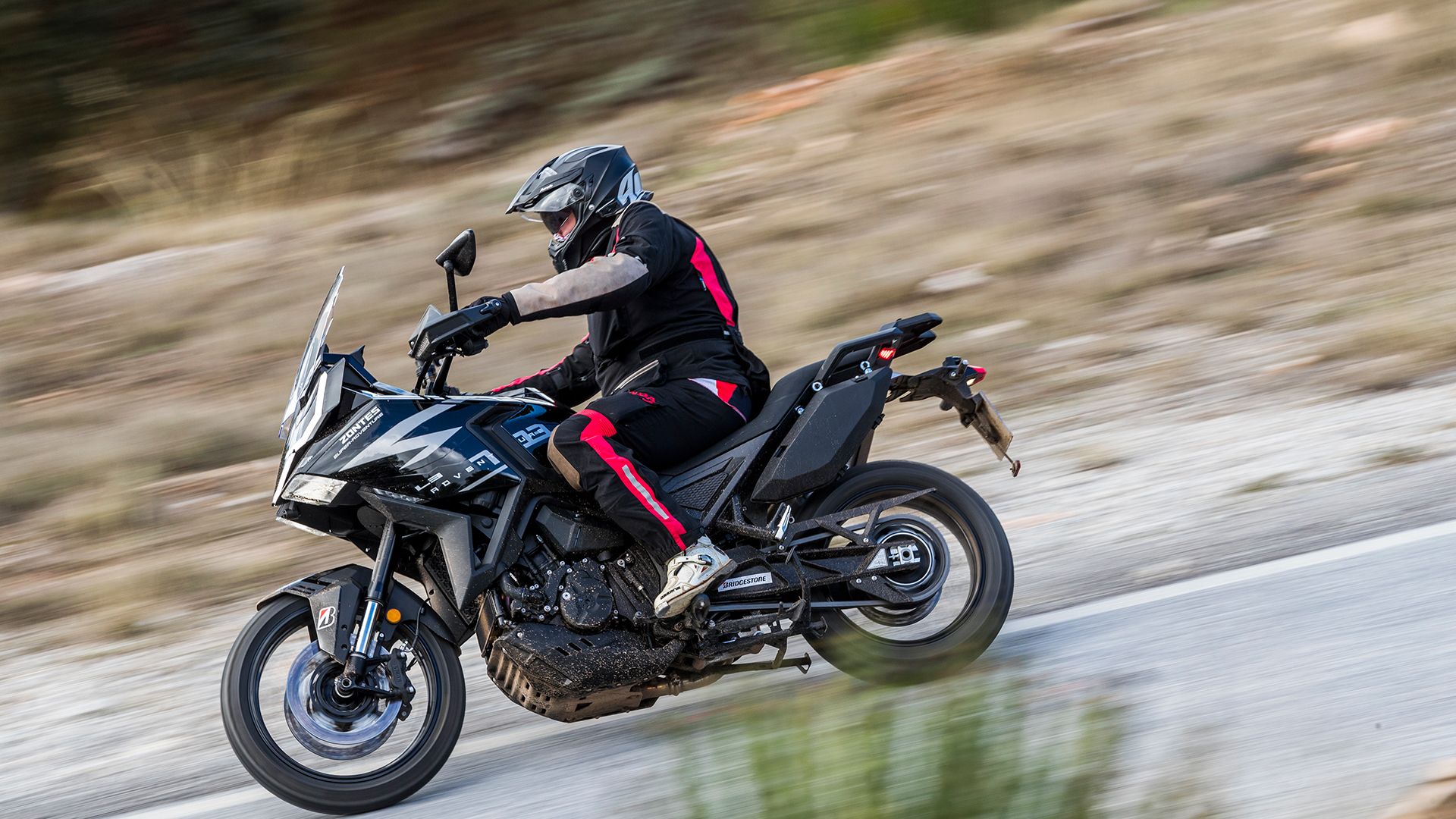 Zontes 703F 2025 Accion (10)