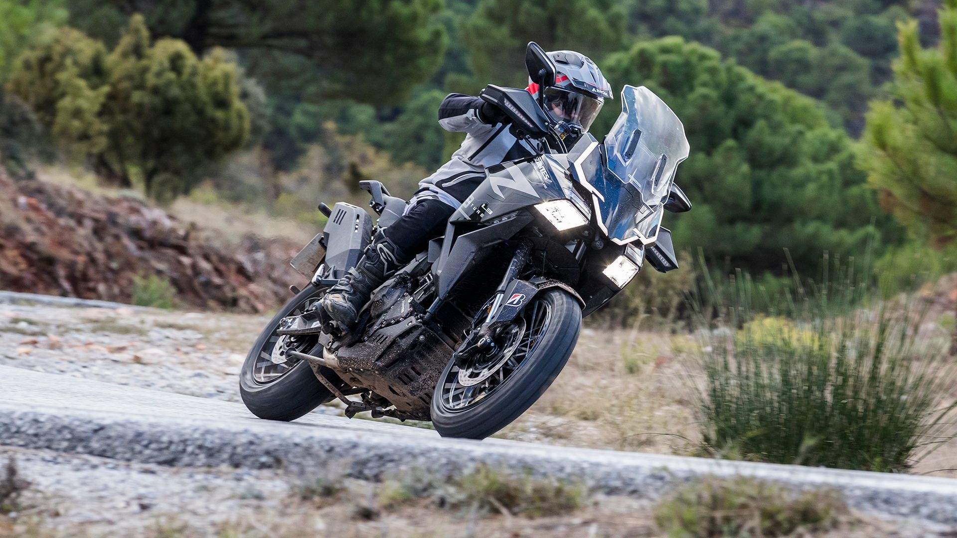 Zontes 703F 2025 Accion (11)