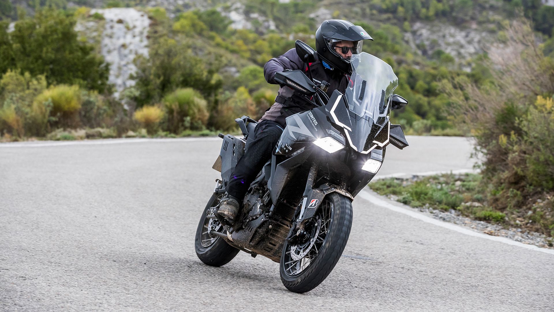 Zontes 703F 2025 Accion (12)