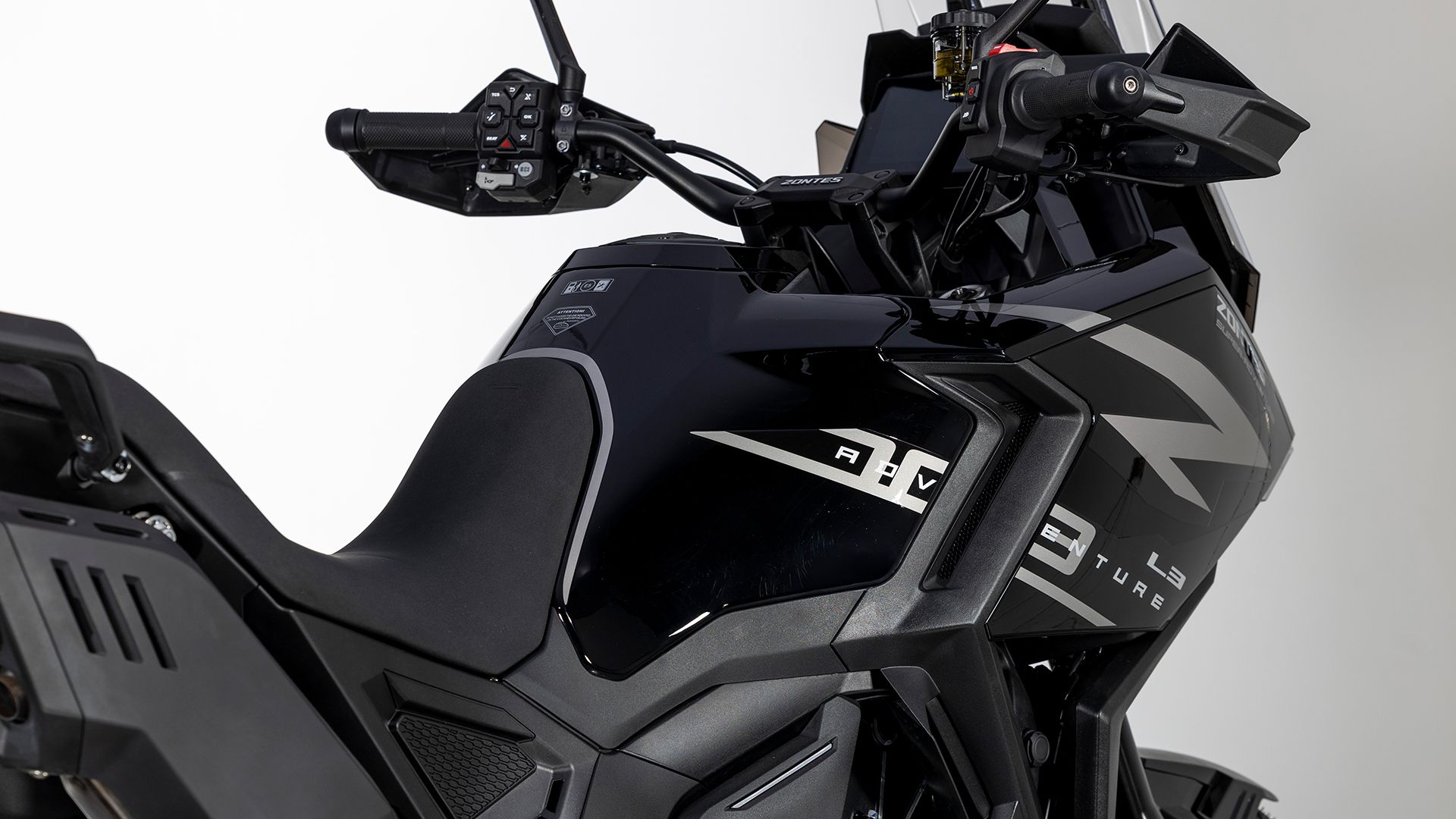 ZONTES 703 F Detall 012