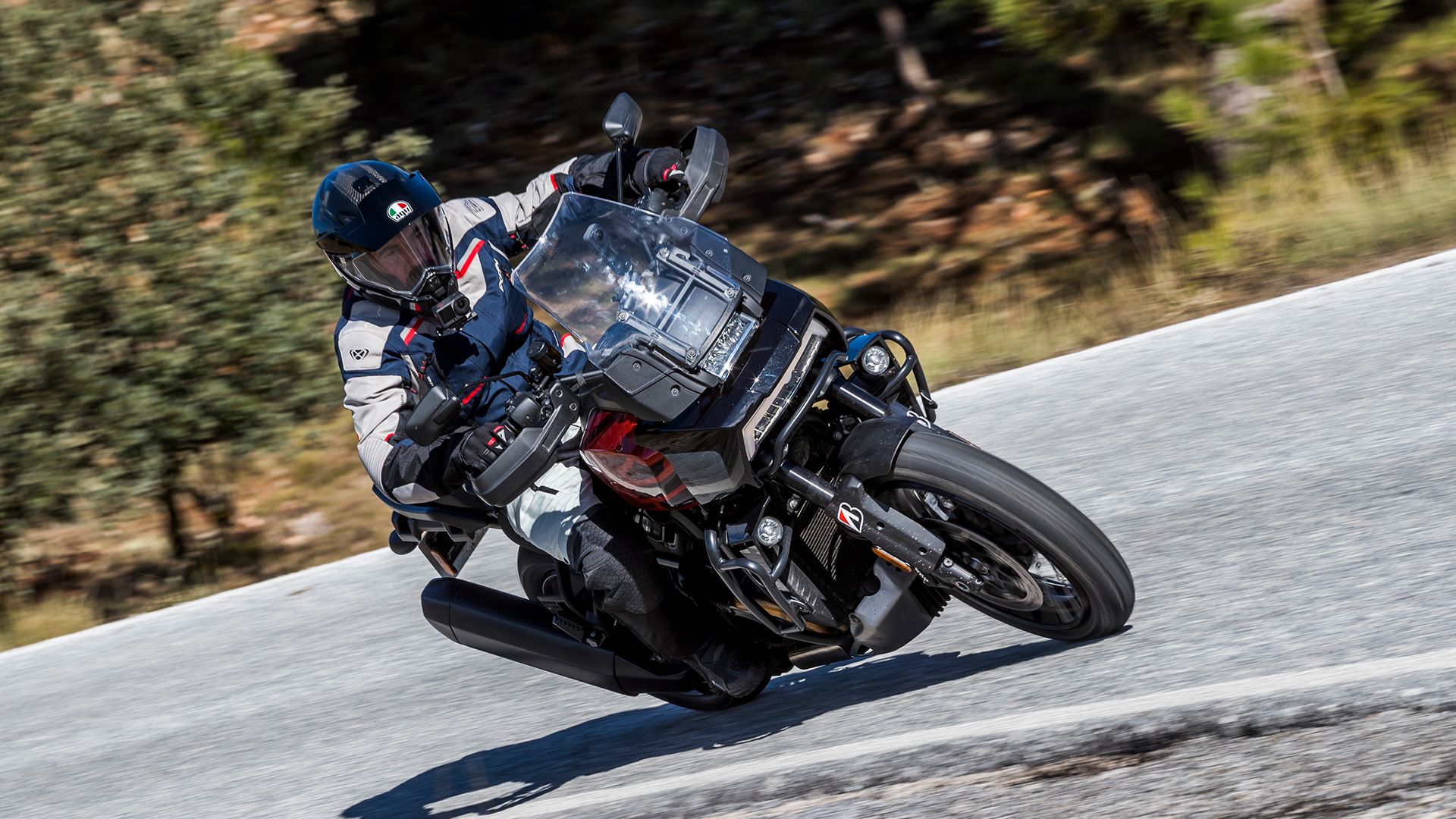 Harley Davidson Pan America 1250 Special 2025 Accion (8)