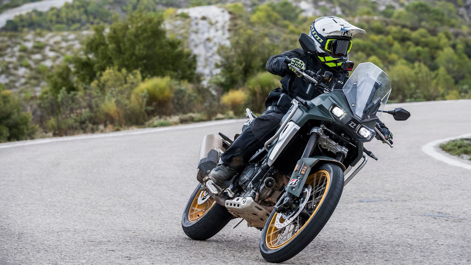 Kove 800 X 2025 Accion (7)