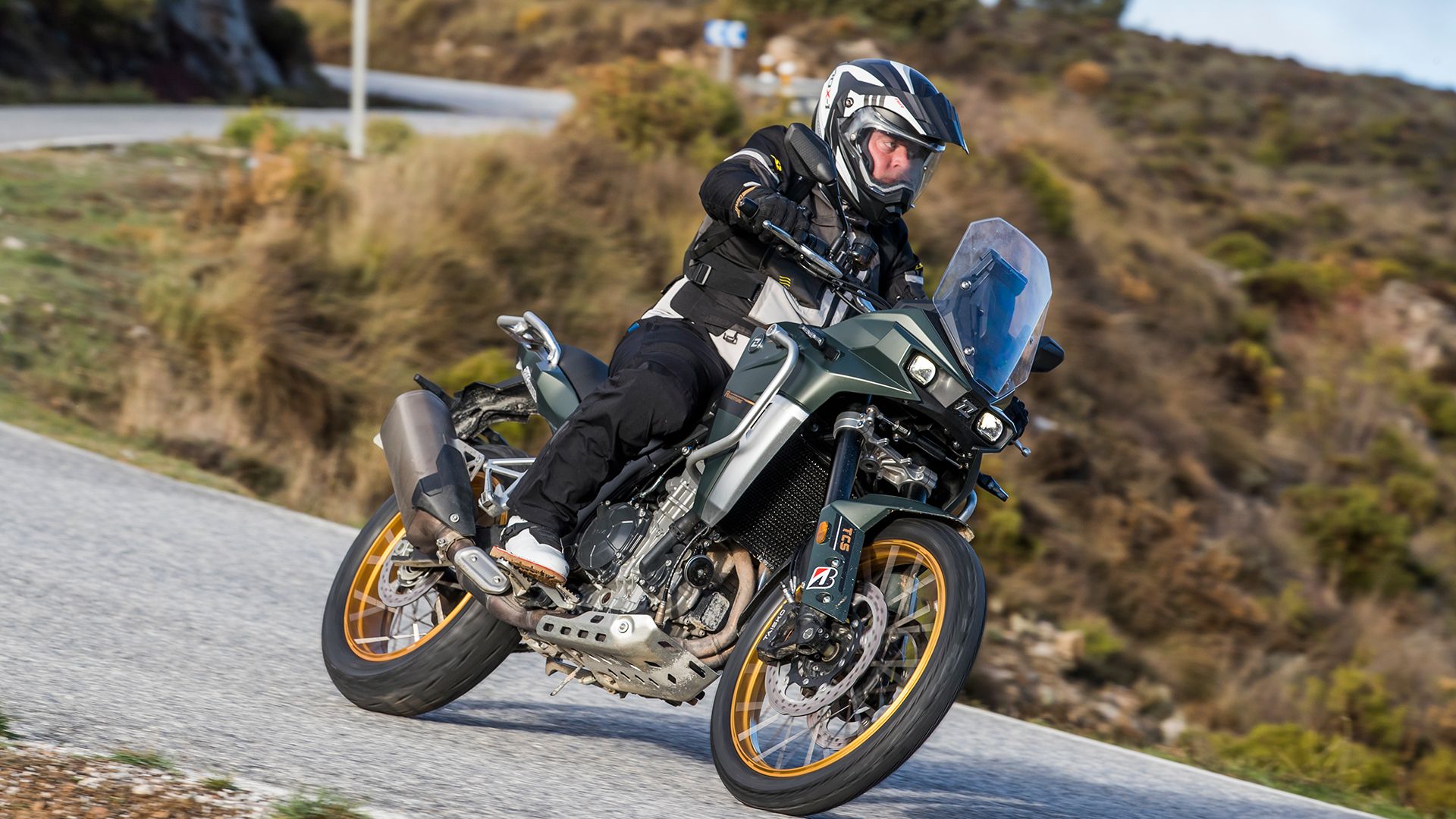 Kove 800 X 2025 Accion (11)