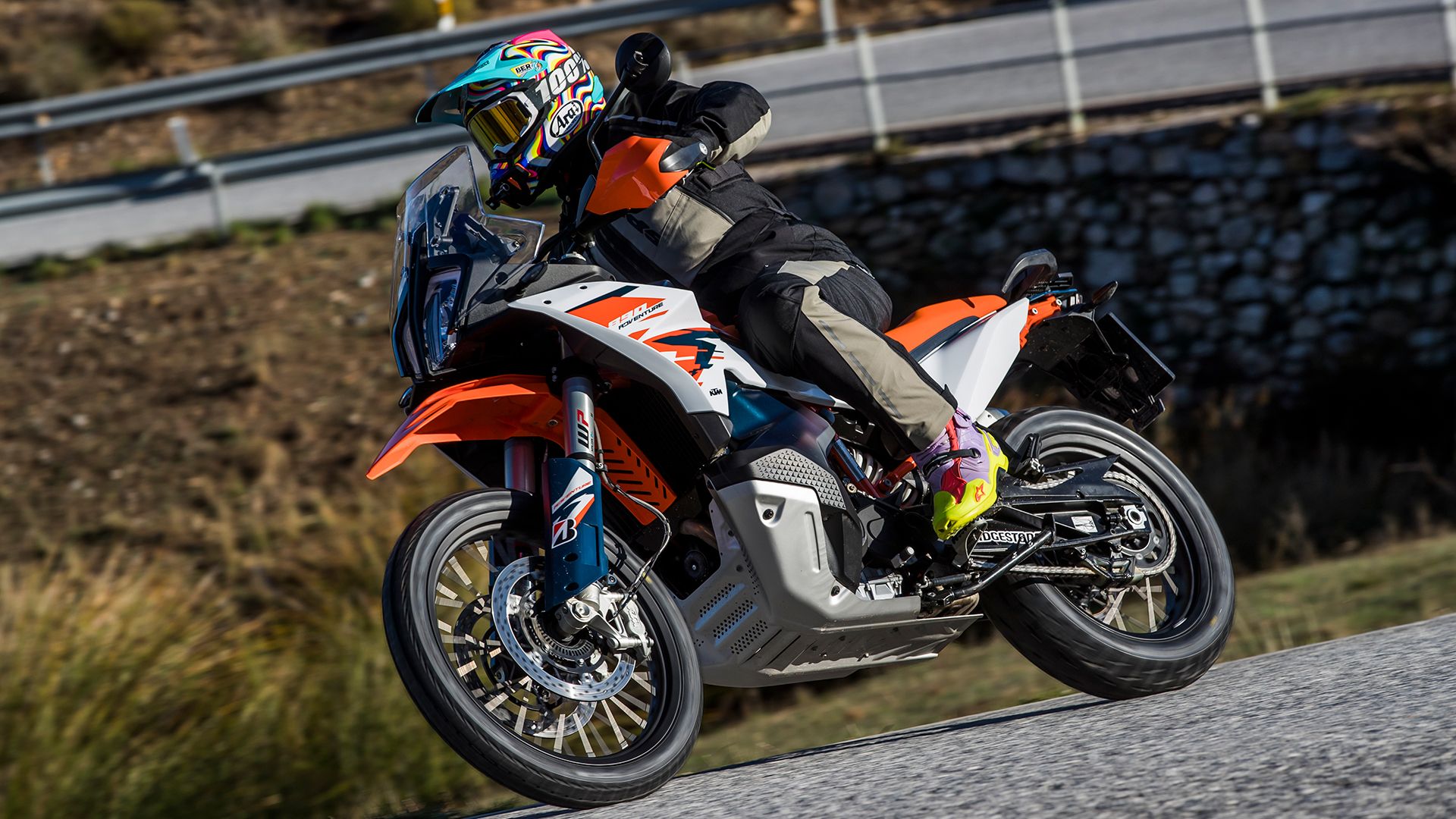 KTM 890 Adventure R 2025 Accion (2)