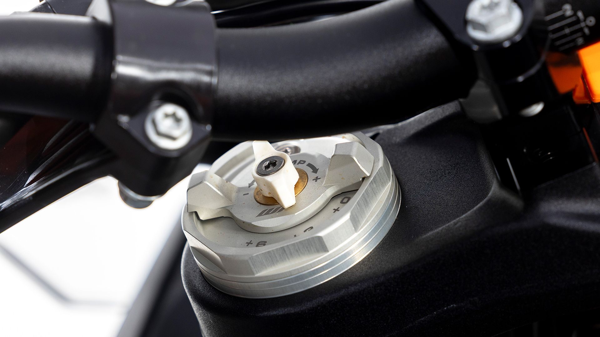 KTM 890 ADVENTURE R Detall 025