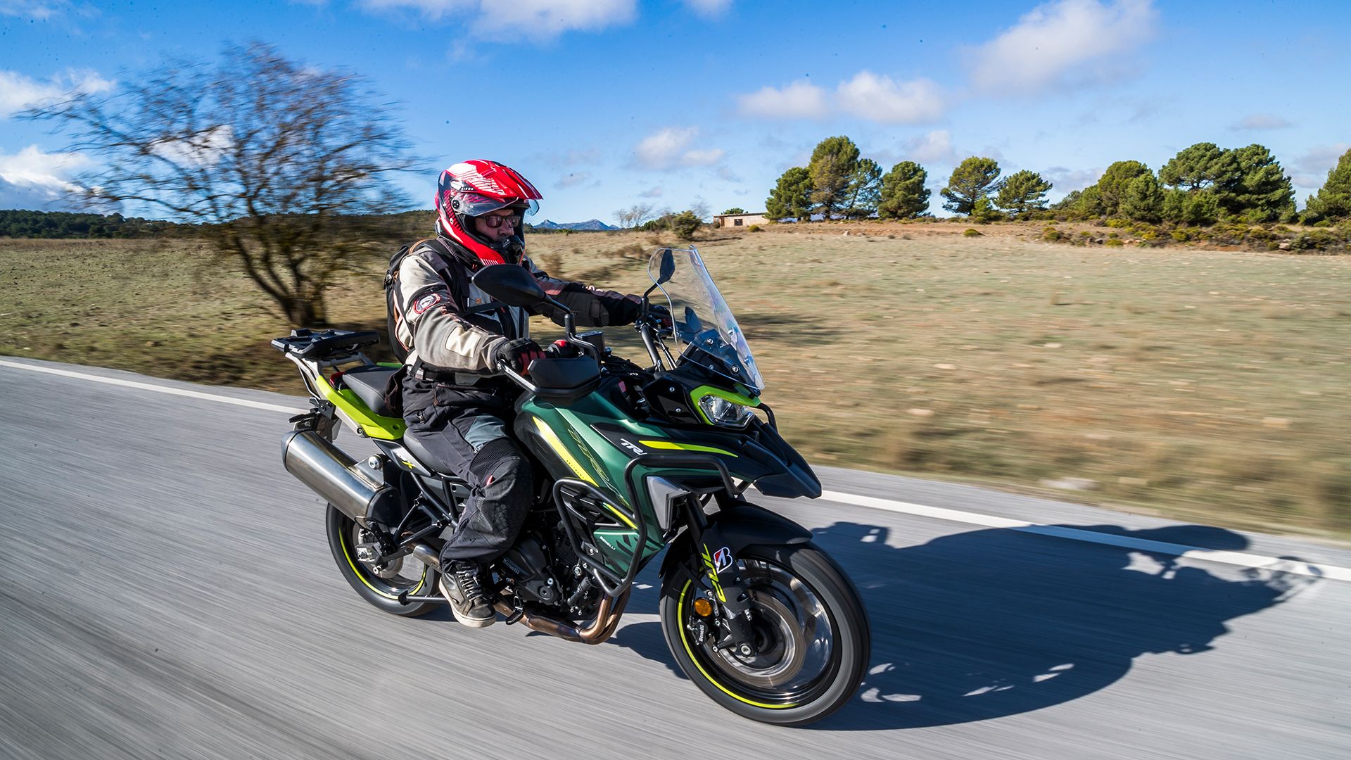 Benelli TRK 702 X 2025 Acción