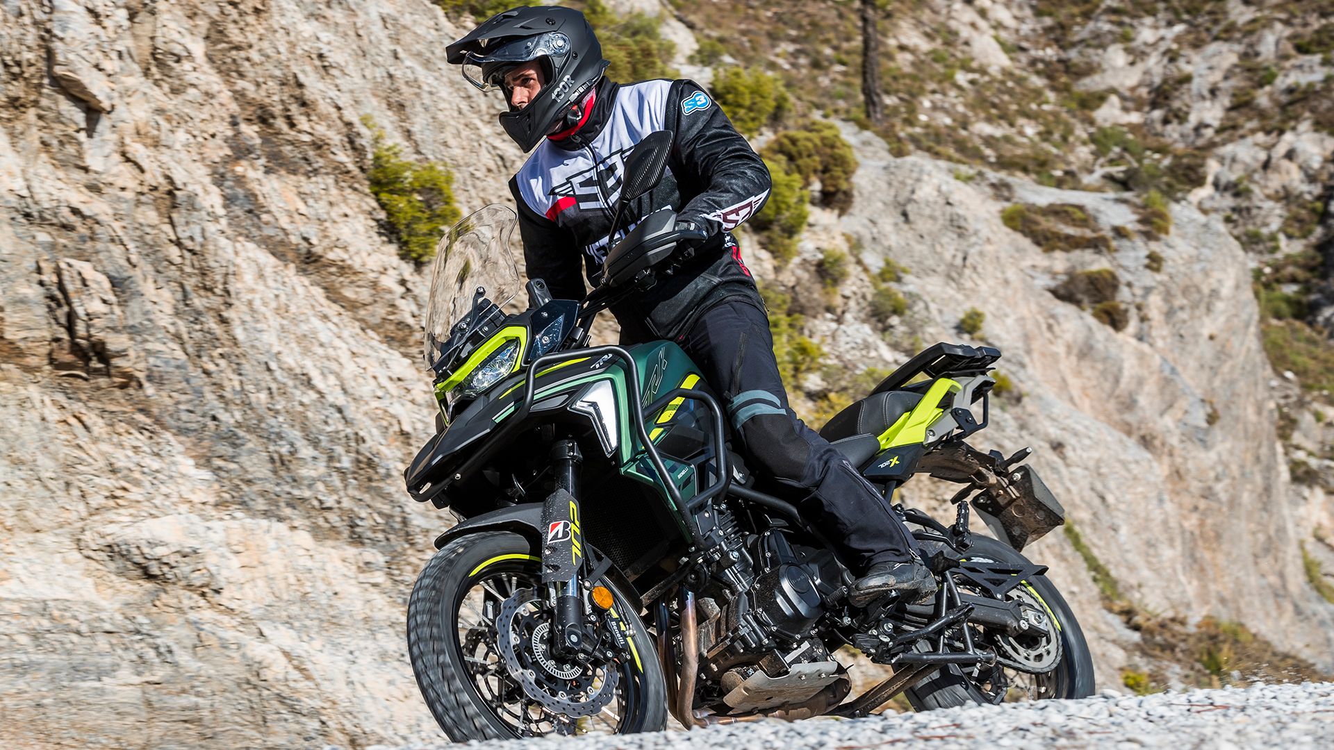 Benelli TRK 702 X 2025 Acción