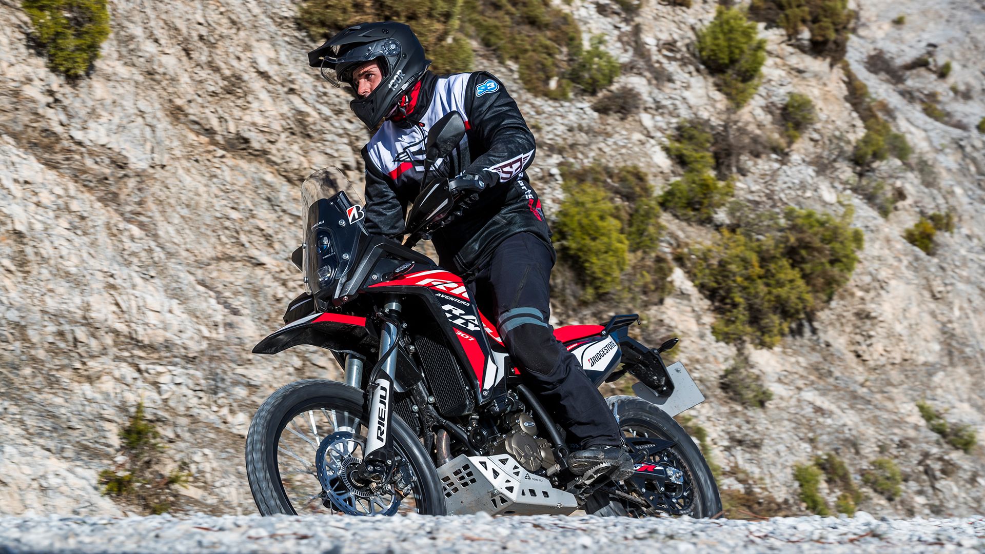 Rieju Aventura Rally 307R 2025 Acción