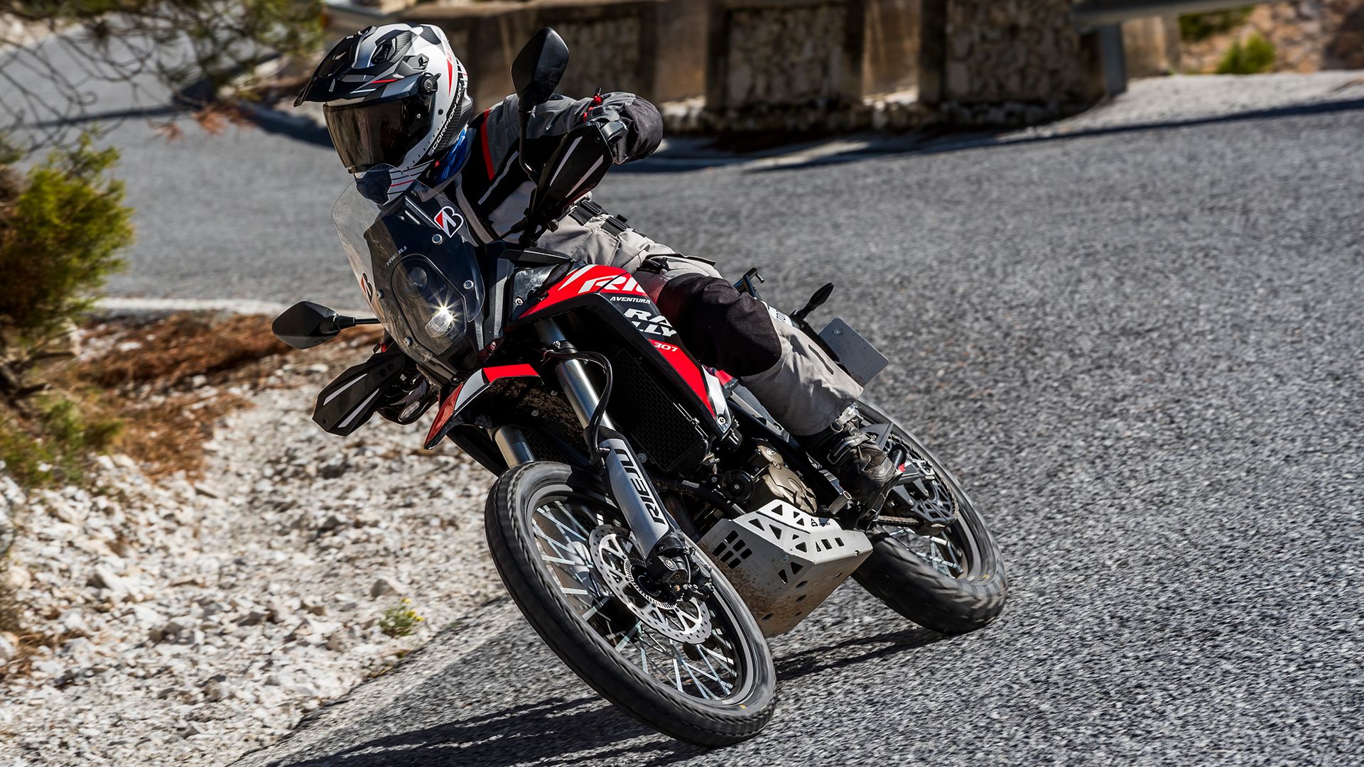 Rieju Aventura Rally 307R 2025 Acción