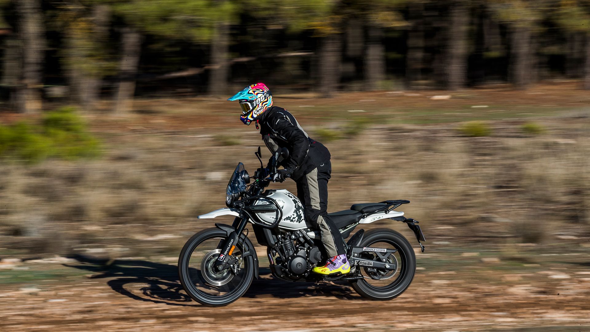 Royal Enfield Himalayan 450 2025 Acción