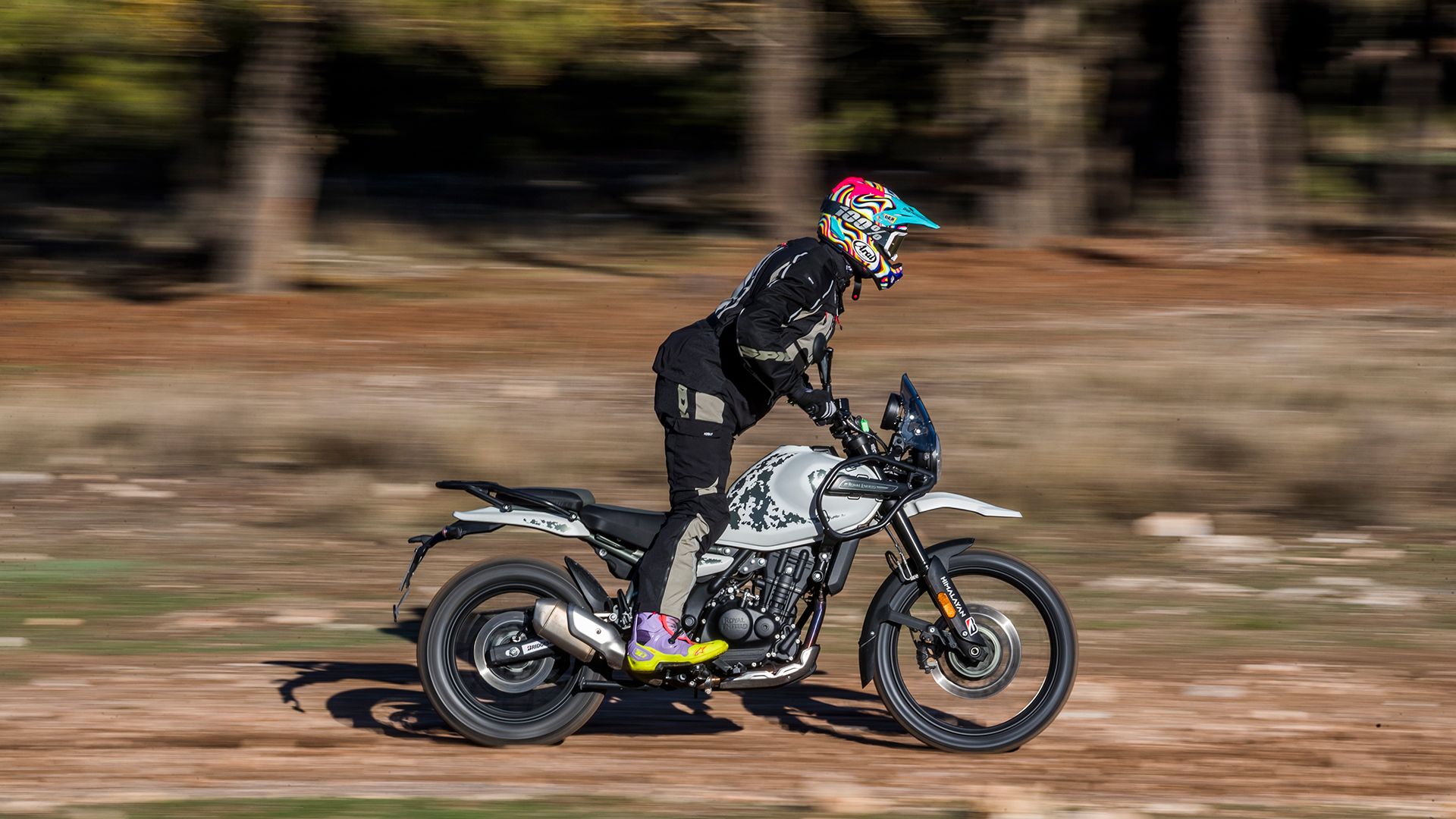 Royal Enfield Himalayan 450 2025 Acción