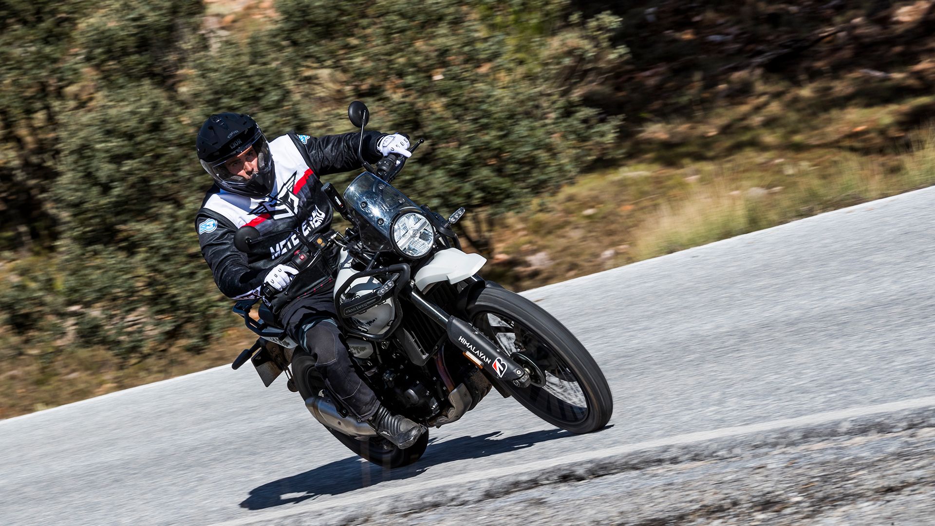 Royal Enfield Himalayan 450 2025 Acción