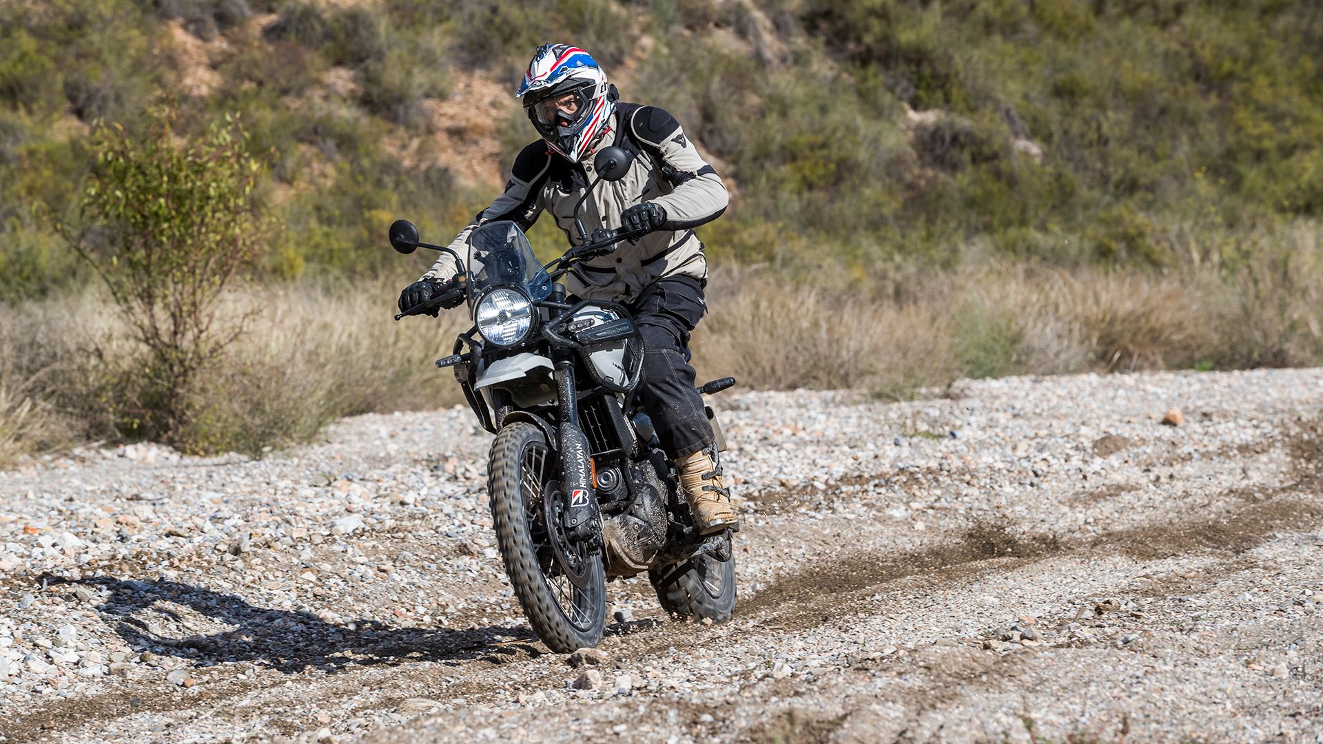 Royal Enfield Himalayan 450 2025 Acción